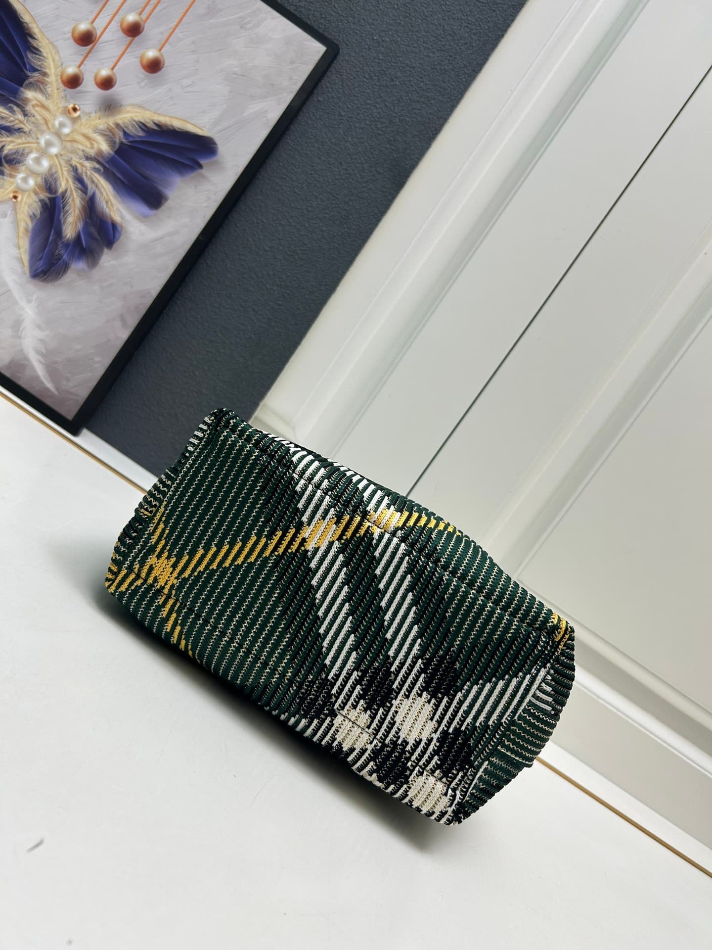 C38 ¥ Burberry’s latest lunchbox bags — image 8