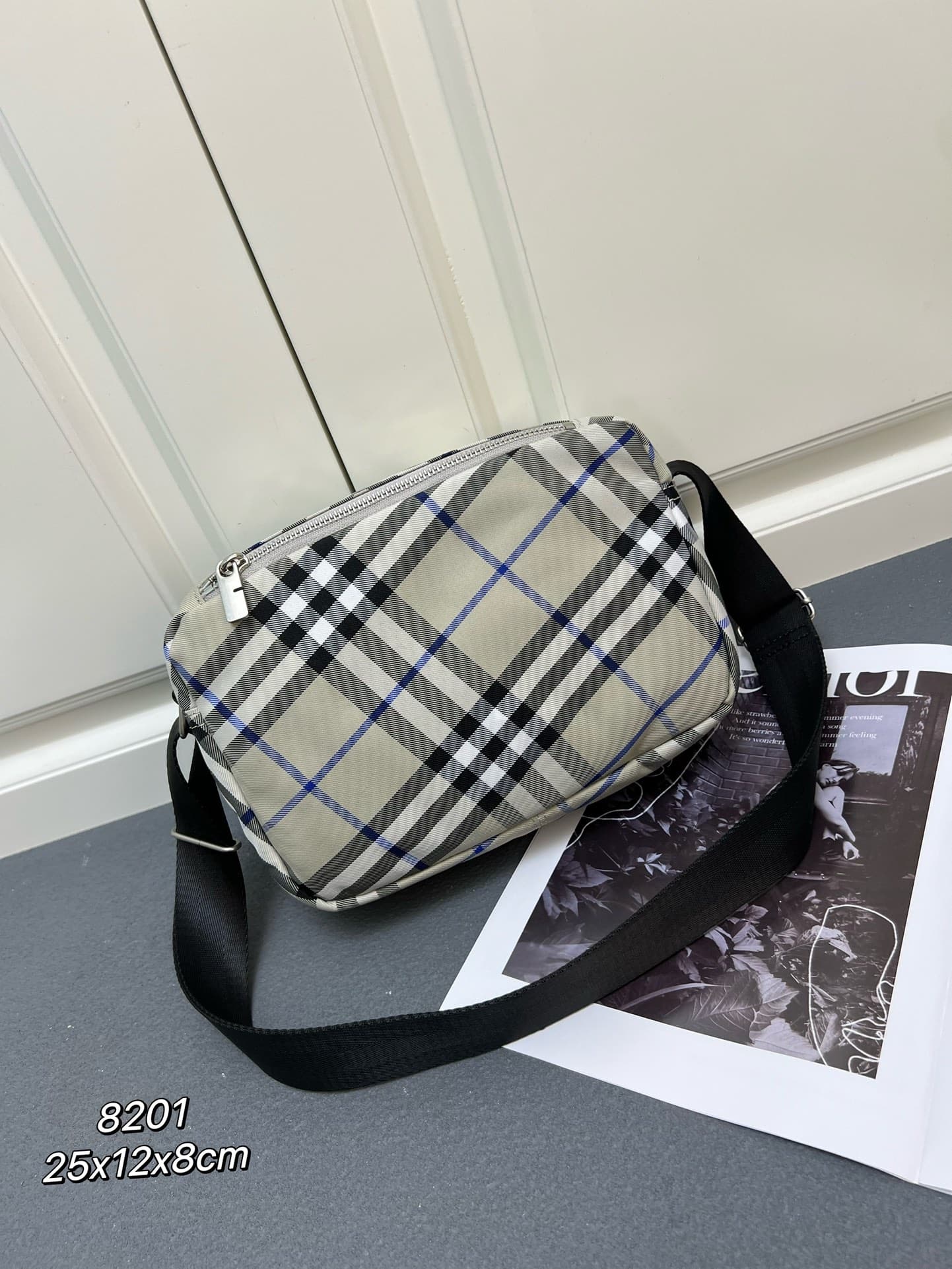 C32 ¥ (B brand) crossbody backpack, decorated with fine-woven Burberry check pattern. Features embroidered EKD emblems, with a solid-colored lining. Equipped with a B-shaped zipper pull and 1 external pockets for storing various small items. A classic pro — image 2