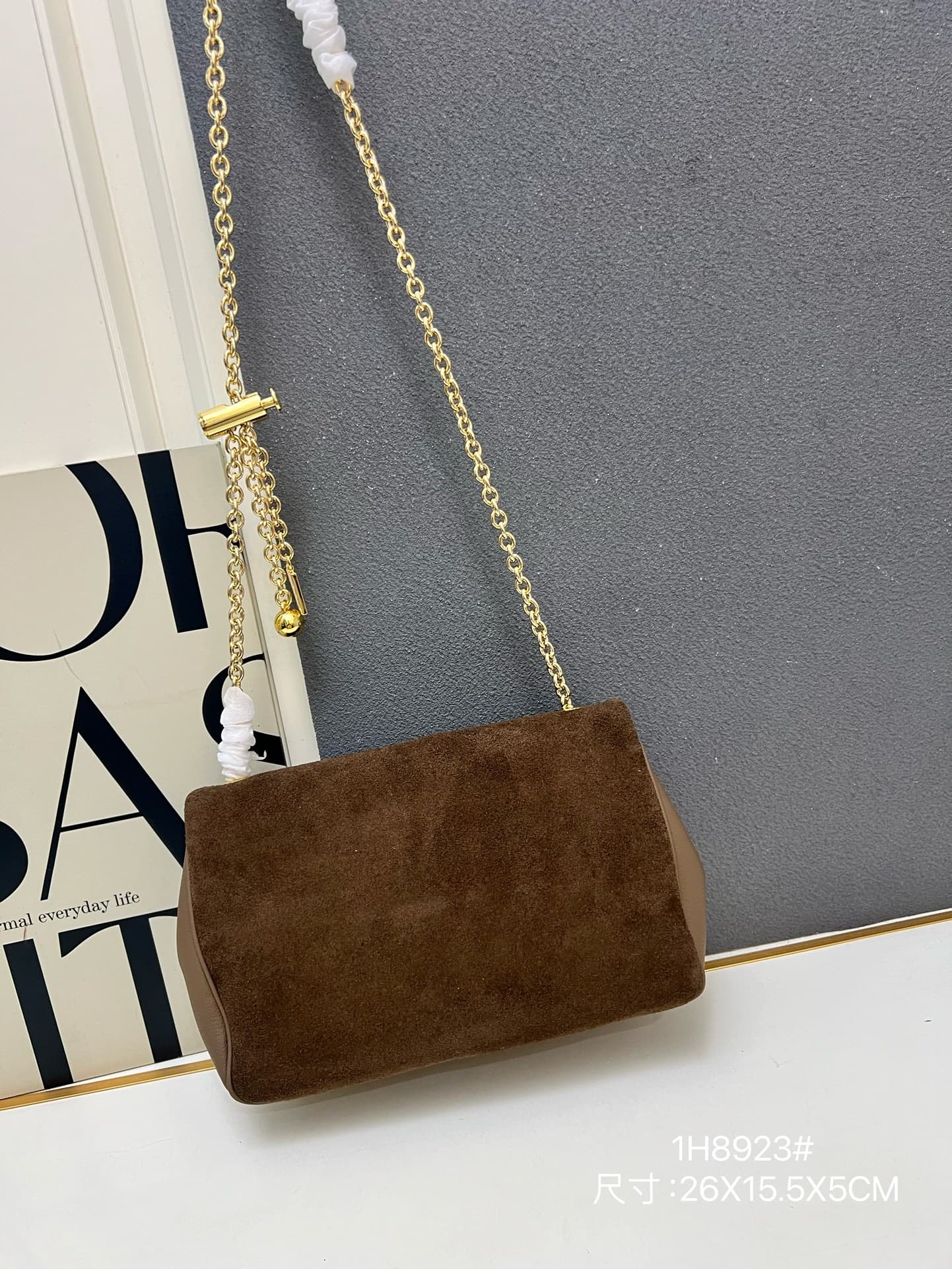 C8321 ¥ Slippery leather, with a gift box — image 2