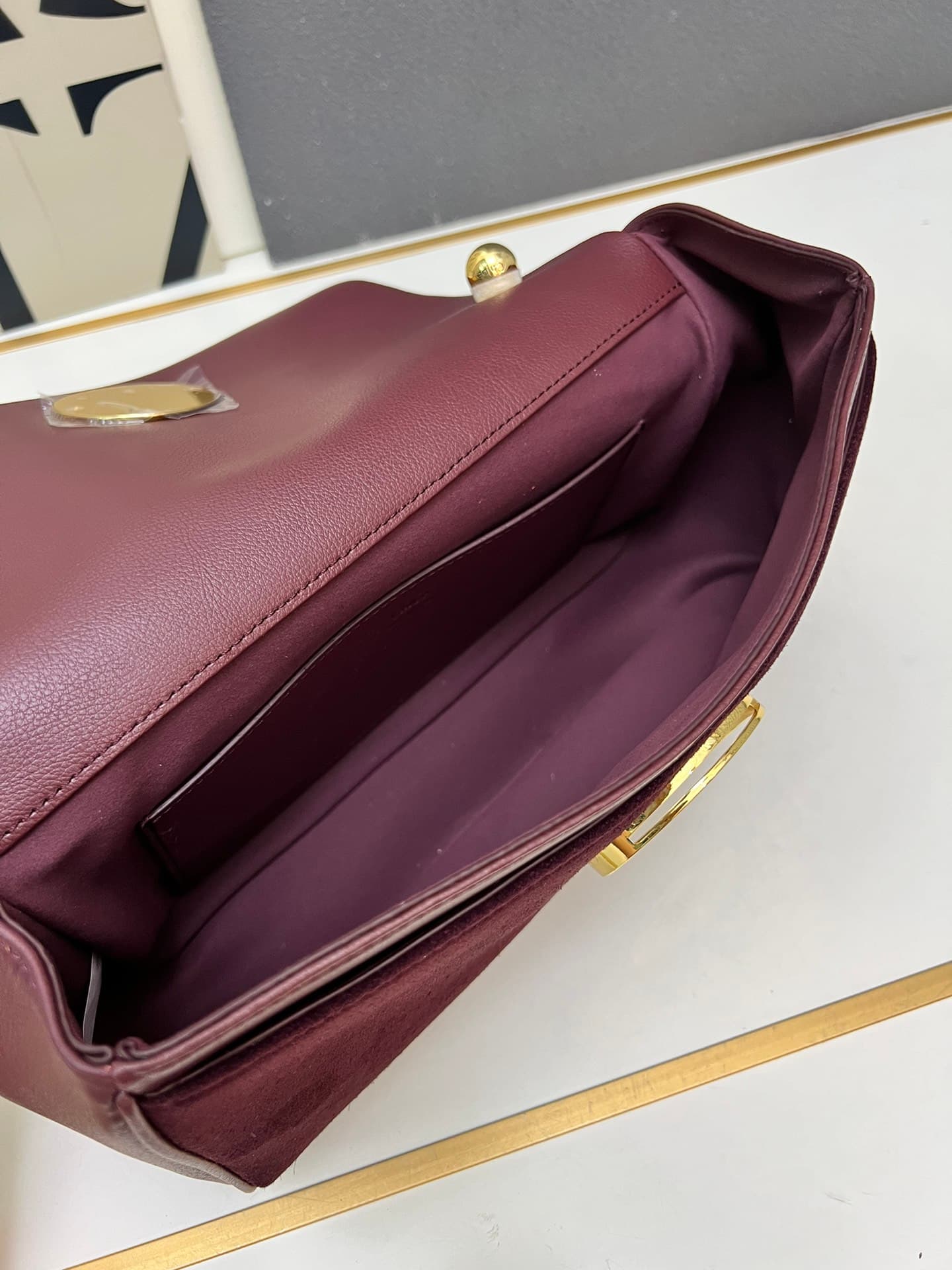 C8319 ¥ Suede leather with gift box — image 7