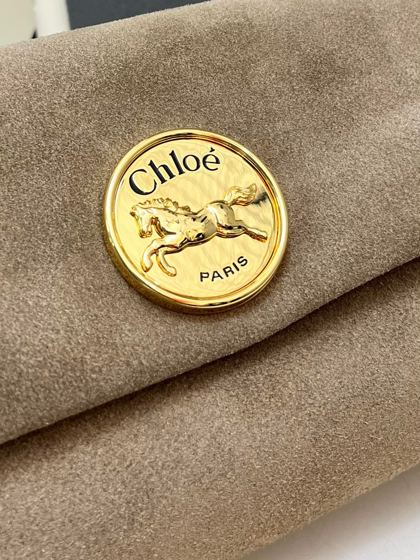 C8318 ¥ Slipped leather with gift box — image 4