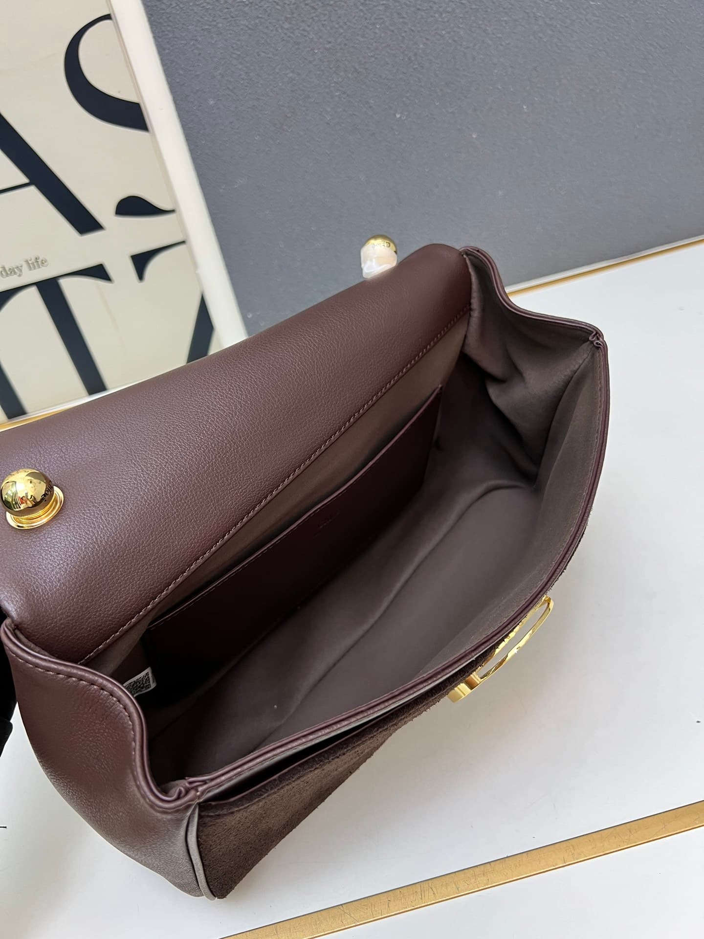 C8317 ¥ Suede leather with gift box — image 7