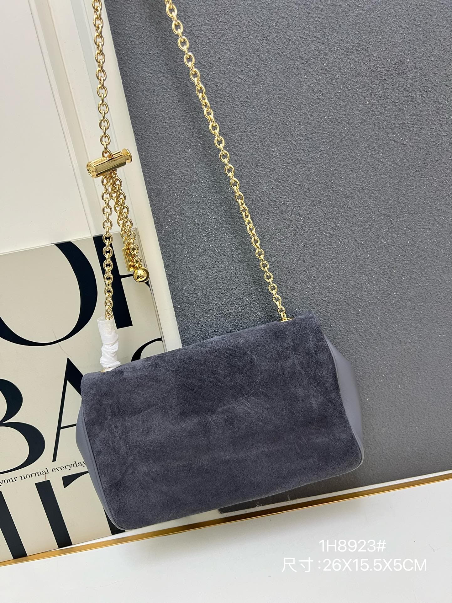 C8315 ¥ Suede leather with gift box — image 2