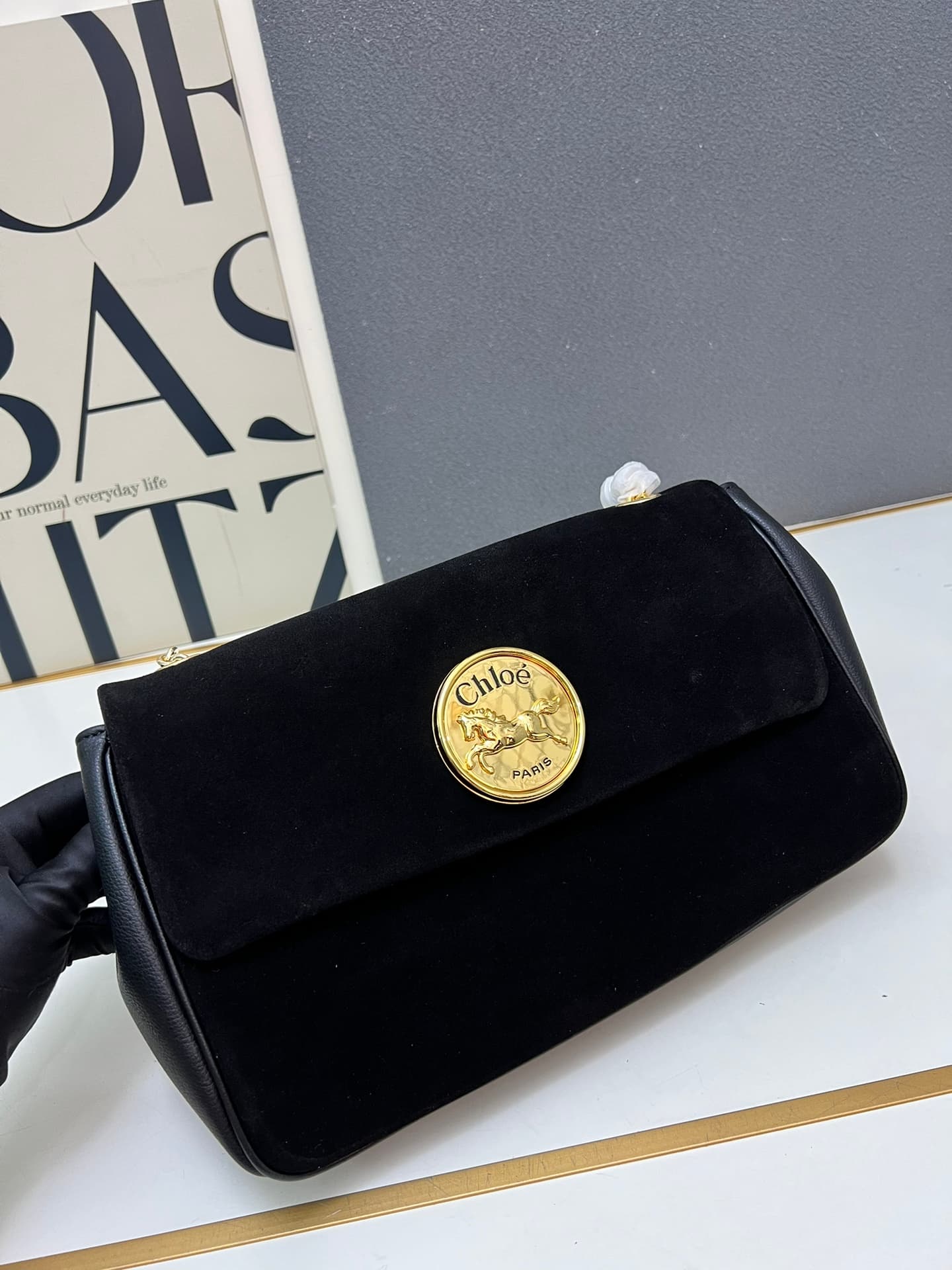 C8316 ¥ Suede leather with gift box — image 3