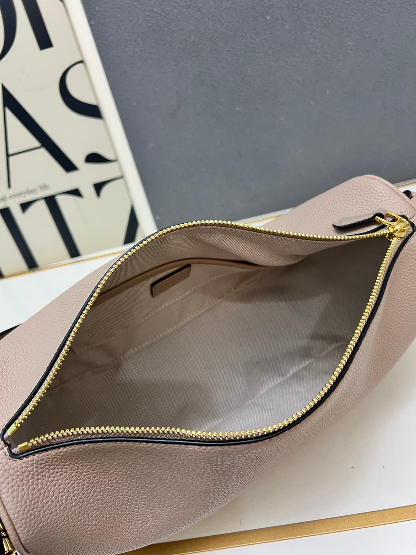 C8307 Gucc gift box — image 8