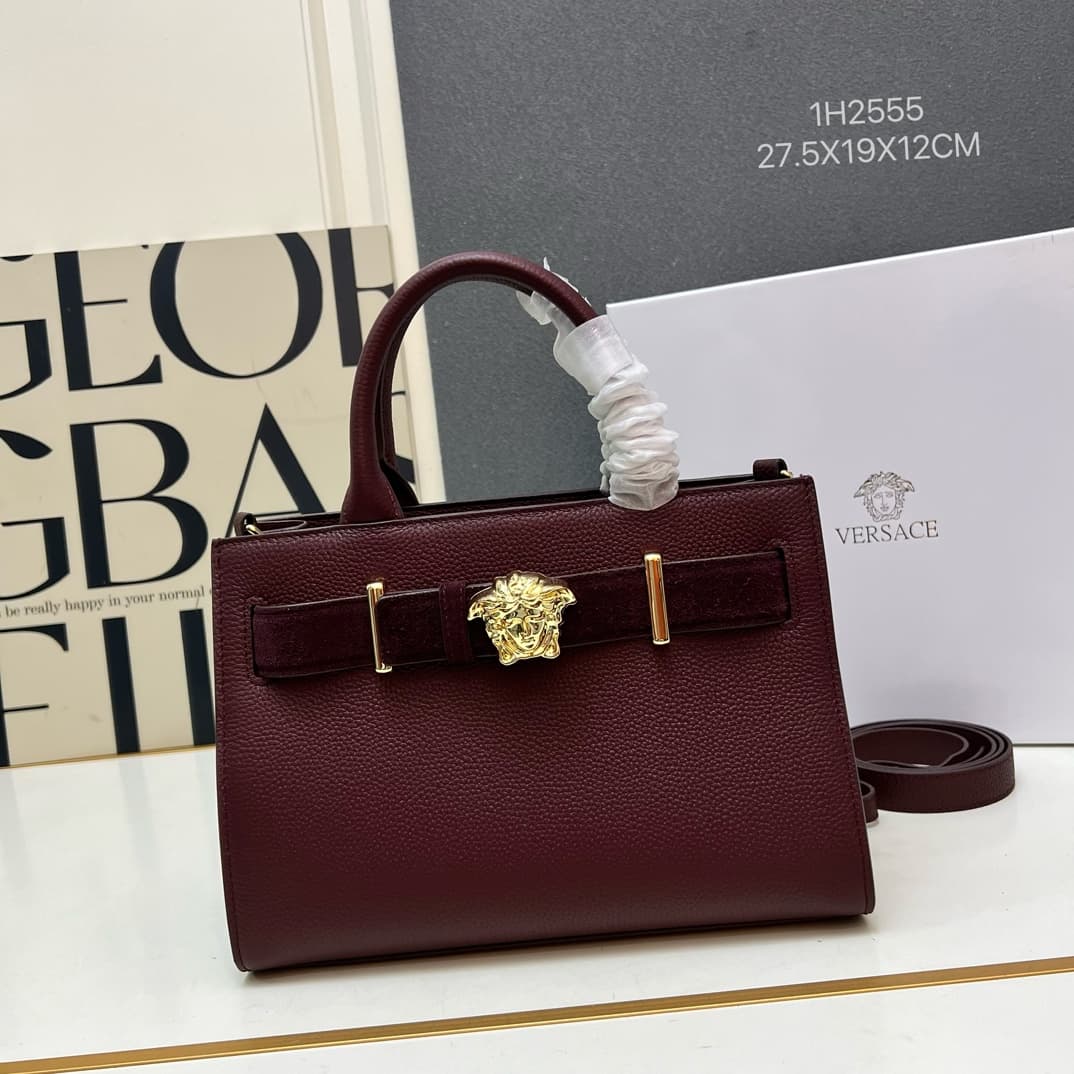 C8310 VERSACE/Fendi women’s bags can be carried in hands or crossed over the body (similar to those used by celebrities). New model – available in gift boxes.