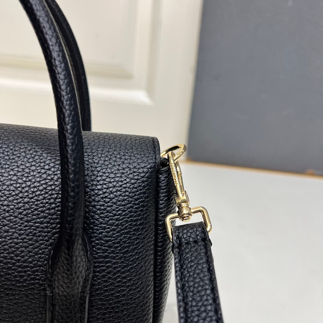 C8329 Small size, comes with a gift box. The new COCCINELLE Coconne crossbody bag is made of litchi-textured cowhide material. It can be worn on the hand or shoulder, offering a casual and stylish look, simple and elegant. — image 6