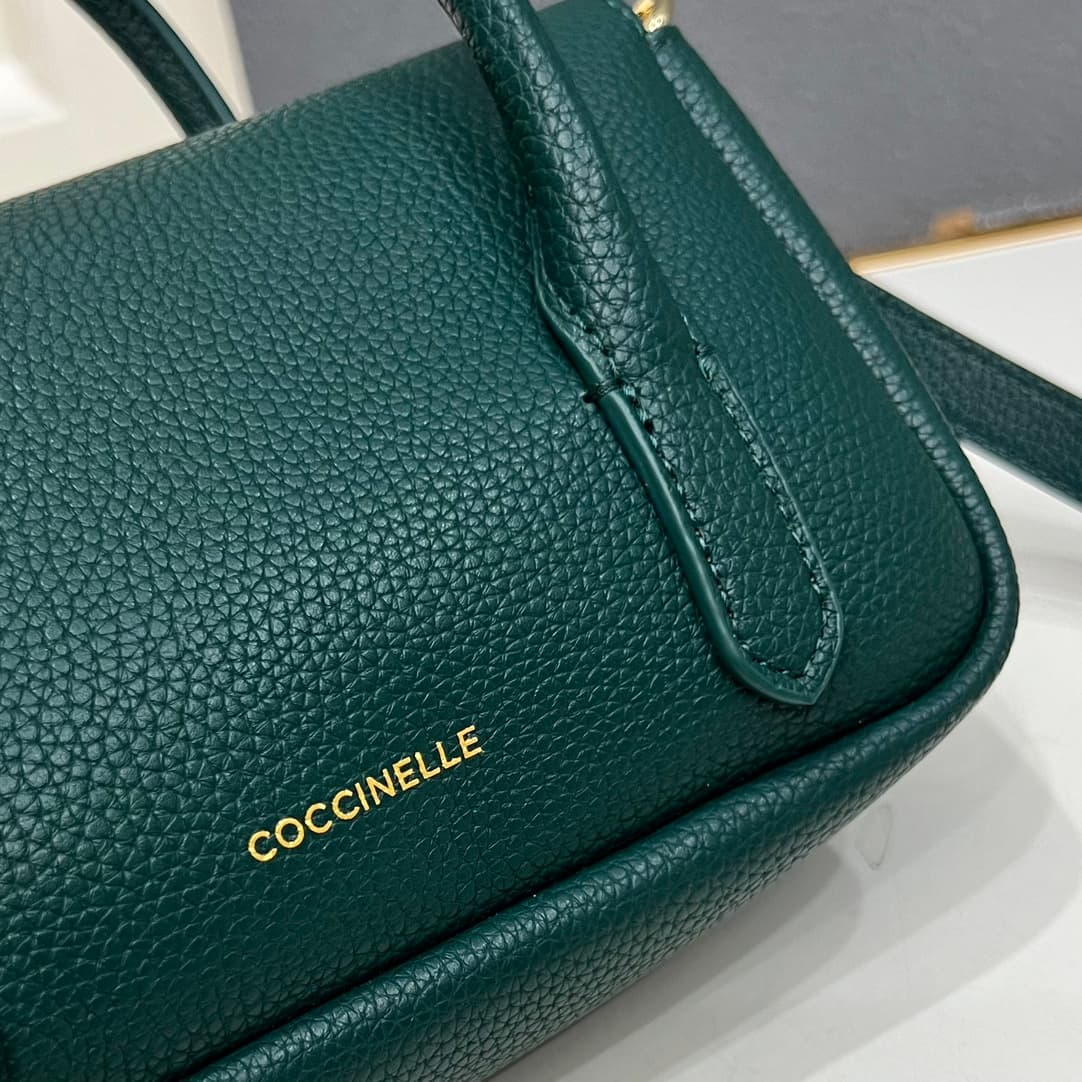 C8324 Small size, comes with a gift box. The new COCCINELLE Chicanee crossbody bag is made of litchi-textured cowhide material. It can be worn on the hand or shoulder, offering a casual and stylish look, simple and elegant. — image 4