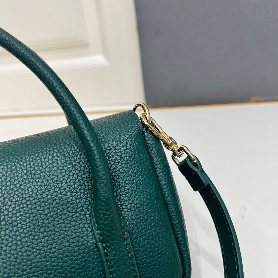 C8324 Small size, comes with a gift box. The new COCCINELLE Chicanee crossbody bag is made of litchi-textured cowhide material. It can be worn on the hand or shoulder, offering a casual and stylish look, simple and elegant. — image 6