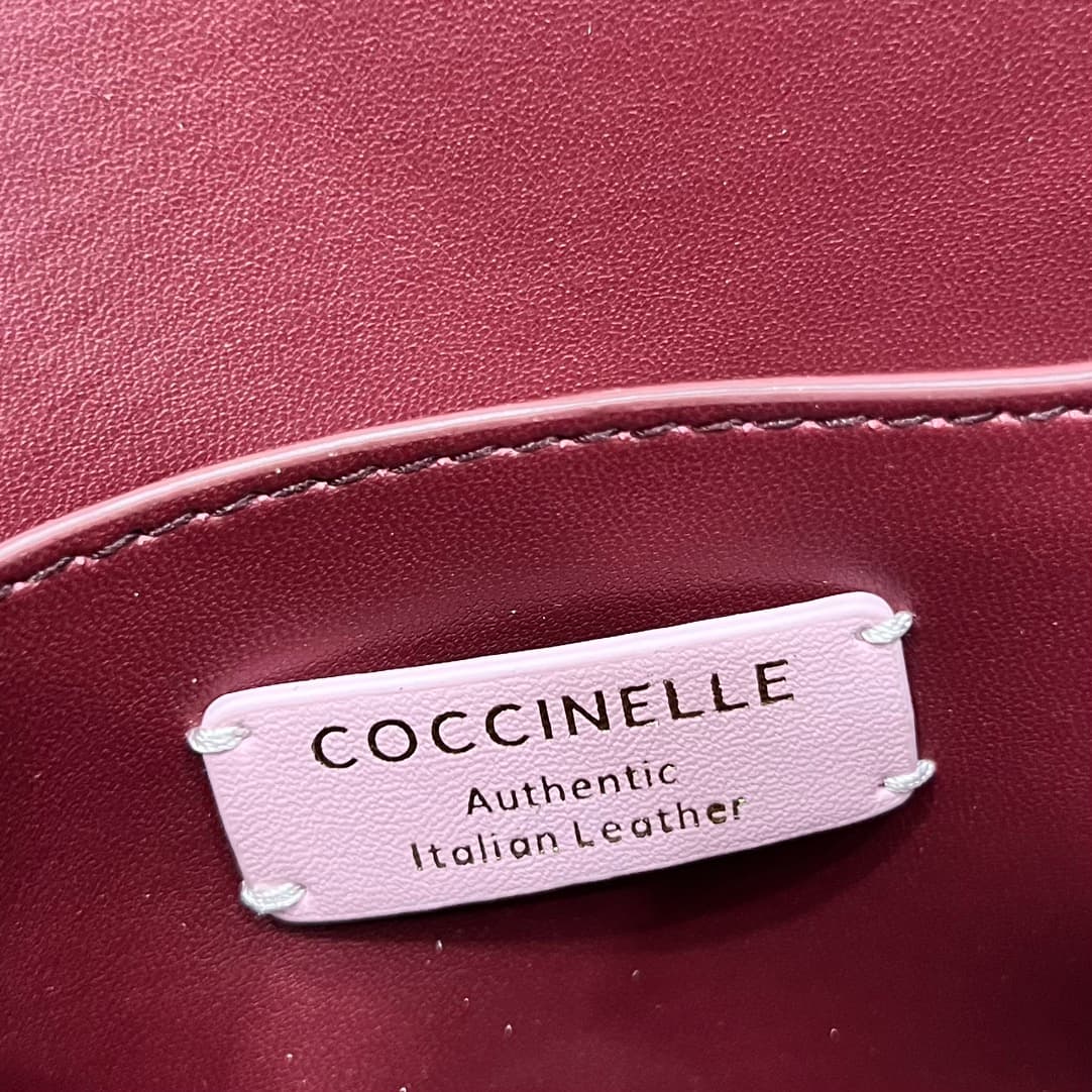 C8323 Small size, comes with a gift box. The new COCCINELLE Coconne crossbody bag is made of litchi-textured cowhide material. It can be worn on the hand or shoulder, offering a casual and stylish look, simple and elegant. — image 8