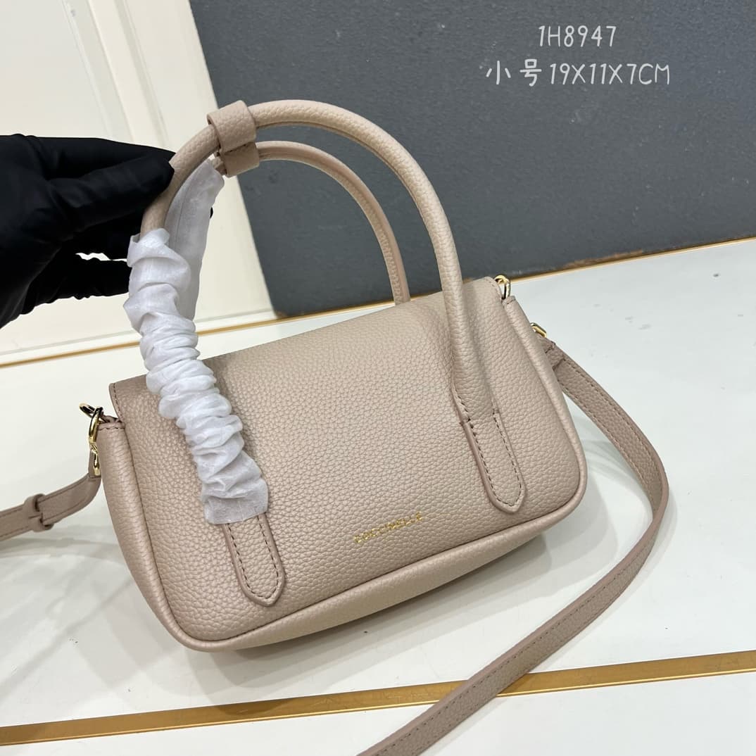 C8328 Small size, comes with a gift box. The new COCCINELLE Chicane bag features a crossbody design. Made of lychee-textured cowhide material, it can be carried on the hand or shoulder. It’s casual and stylish, simple and elegant. — image 2