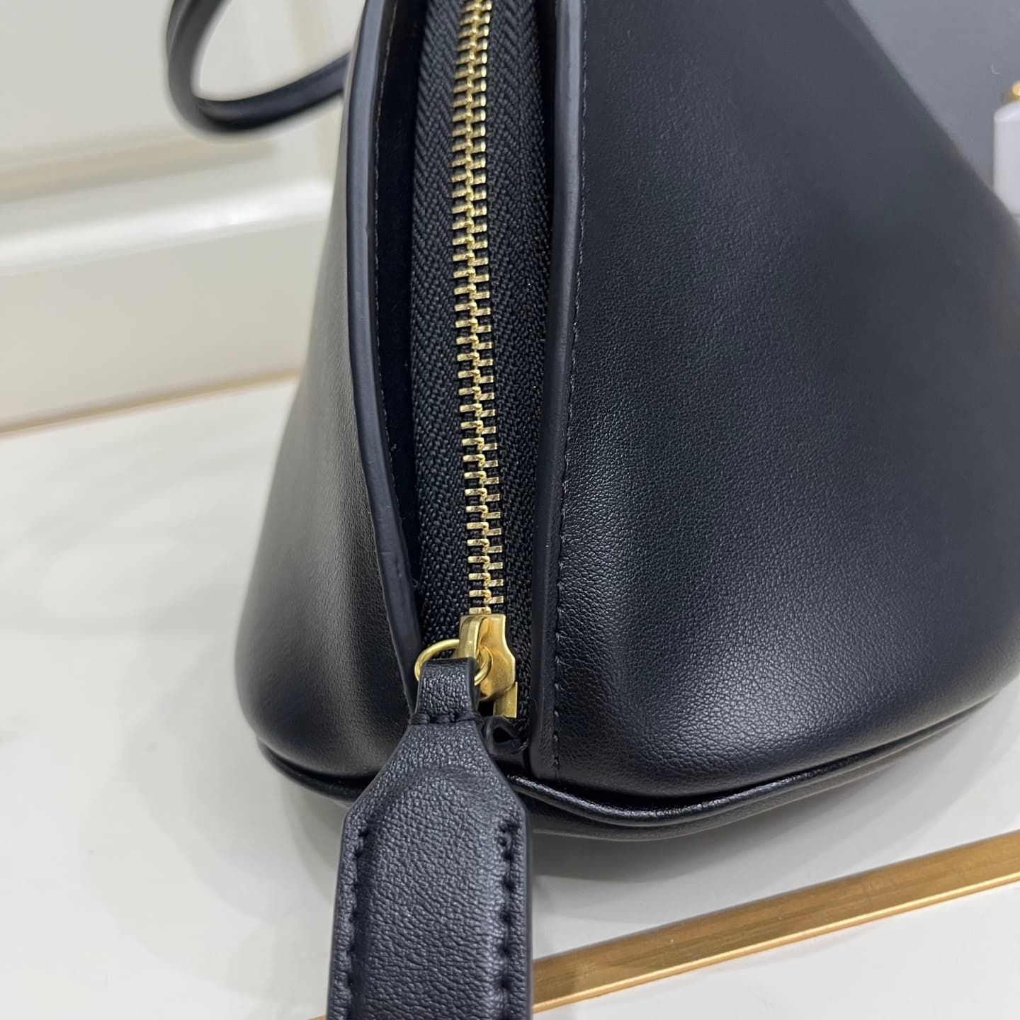 C3208 Balenciaga 2026 Bolero collection – Shell bag, top-grain cowhide — image 6