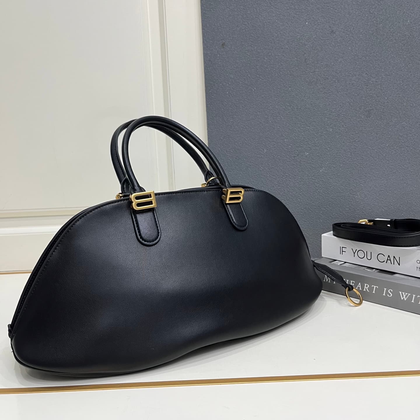 C3208 Balenciaga 2026 Bolero collection – Shell bag, top-grain cowhide — image 3