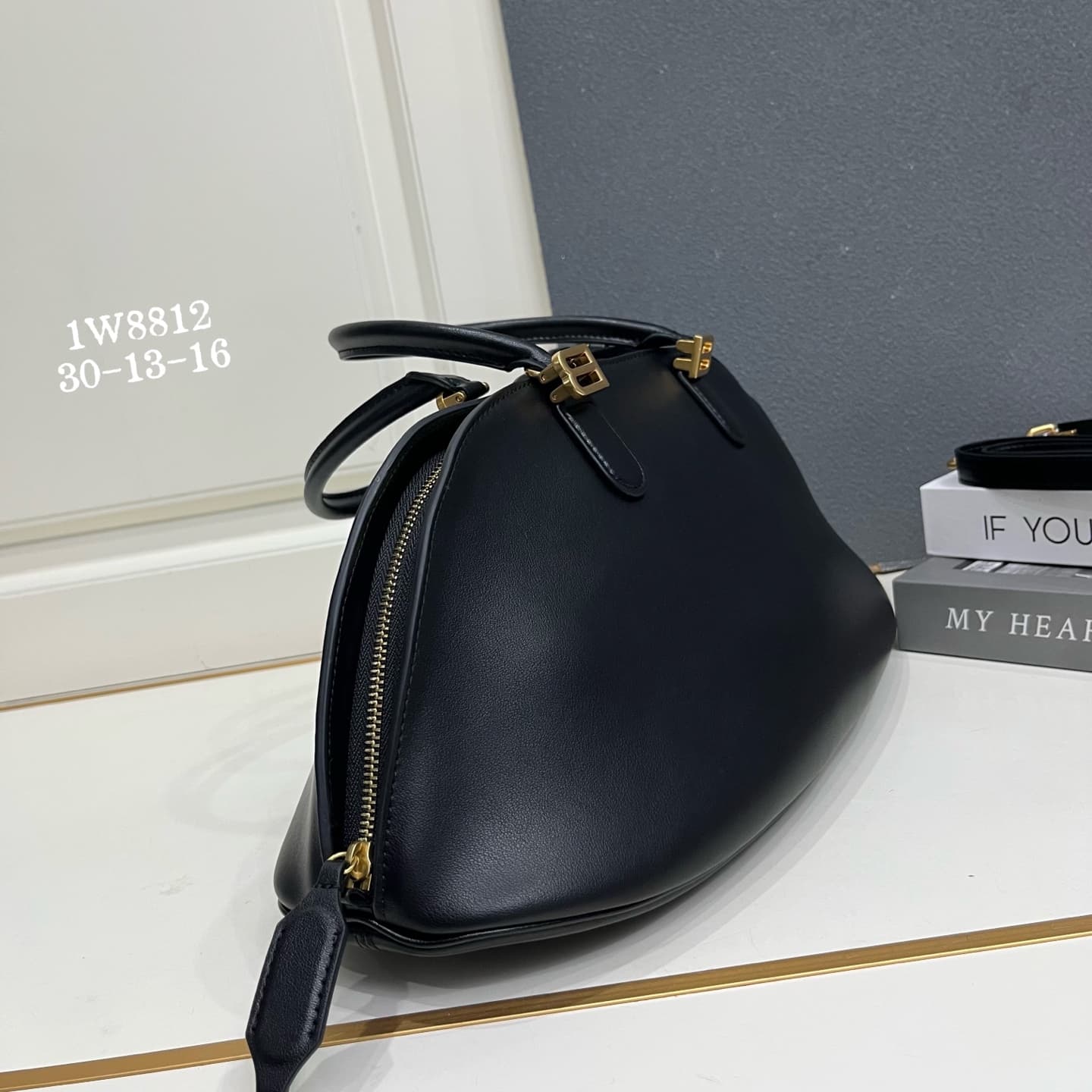 C3208 Balenciaga 2026 Bolero collection – Shell bag, top-grain cowhide — image 2