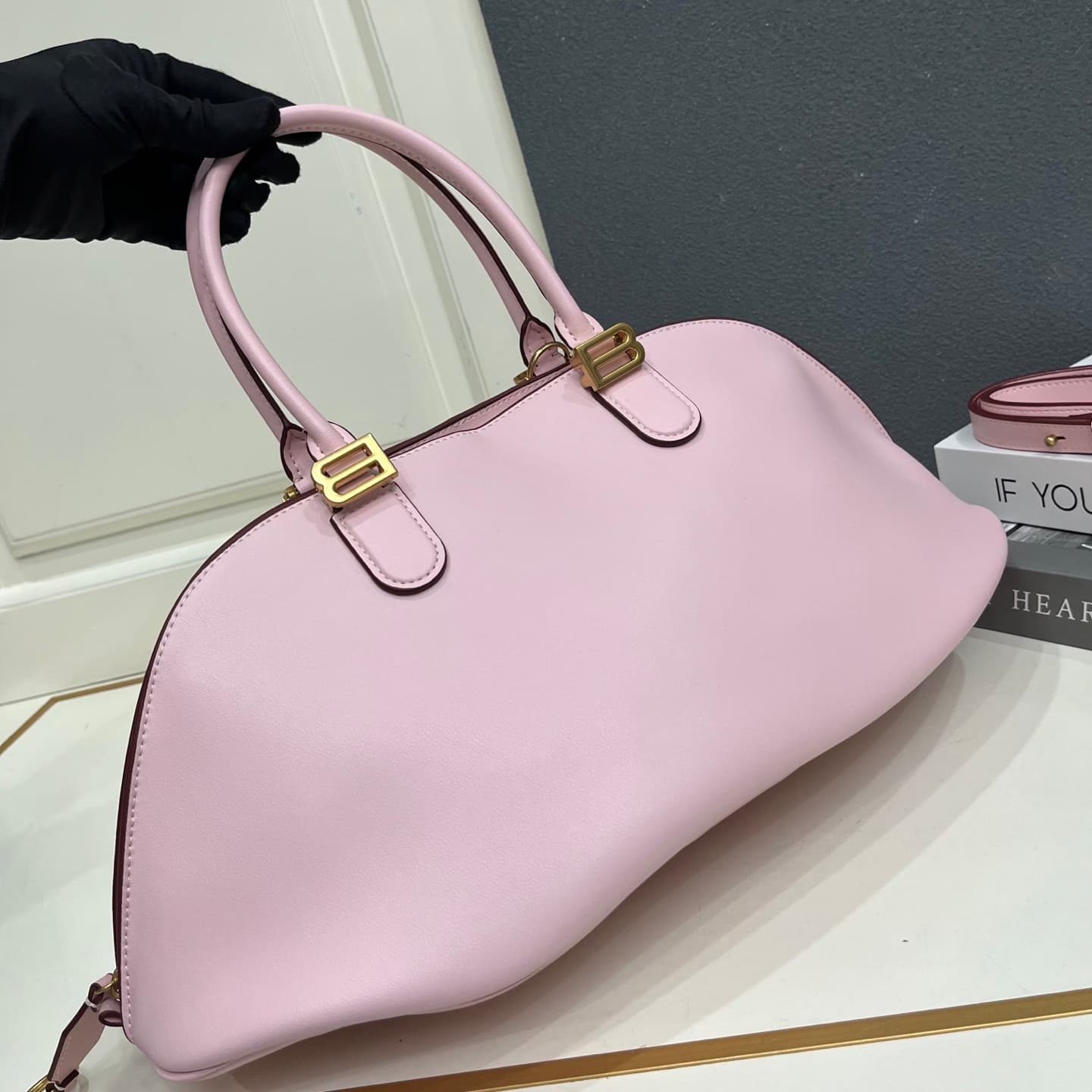 C3207 Balenciaga 2026 Bolero collection – Shell bag, top-grade cowhide — image 4