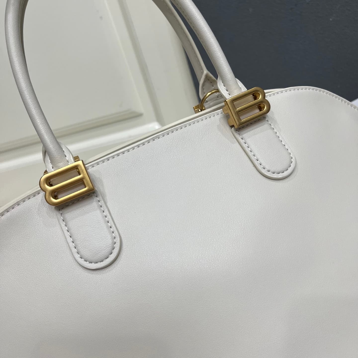 C3205 Balenciaga 2026 Bolero collection – Shell bag, top-grade cowhide material — image 5
