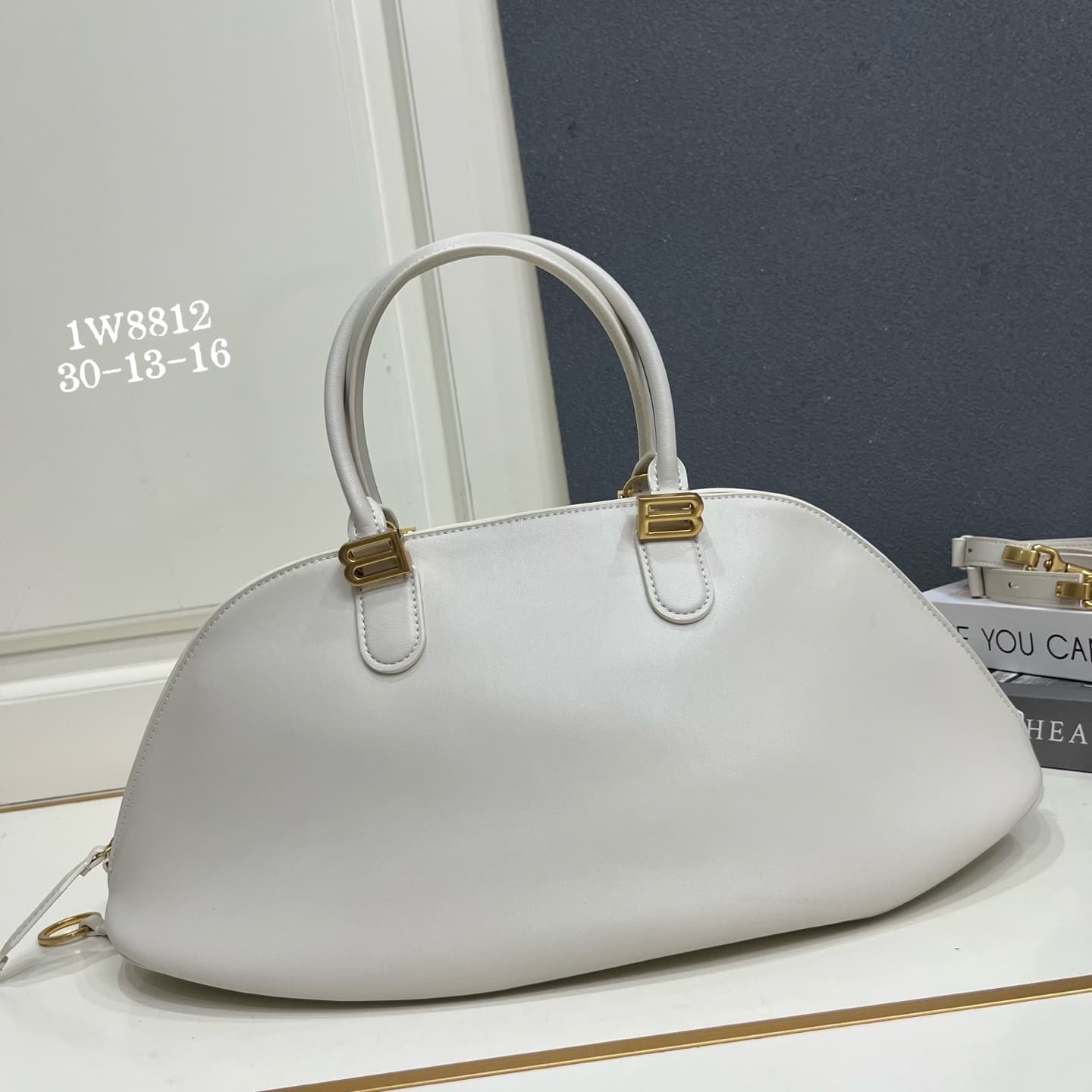 C3205 Balenciaga 2026 Bolero collection – Shell bag, top-grade cowhide material — image 1