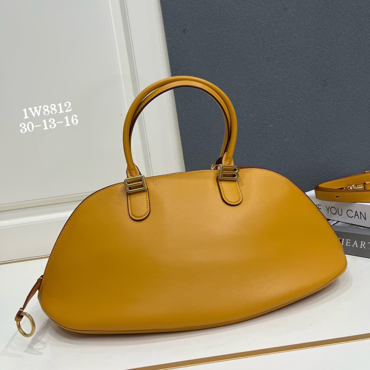 C3204 Balenciaga 2026 Bolero design, shell bag, top-grade cowhide — image 1