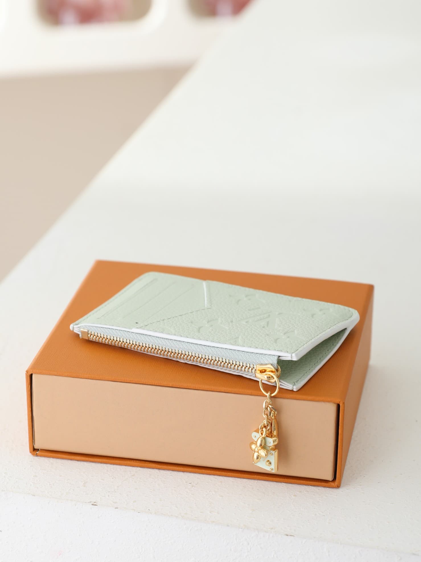 C4970 [Top-quality] — image 4
