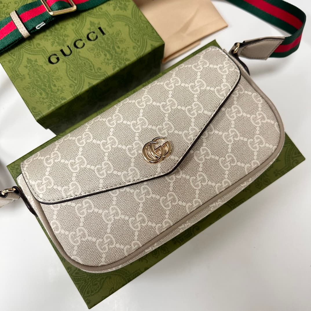 C3910 GUCCI new model, original quality – verified by real photos! Suitable for both men and women. Model number: 764961. PVC blue color 🎈🎈🎈. Dimensions: width 22X, height 13X, side width 4. 🎉🎉🎉 Shipping started! 52001000 — image 2