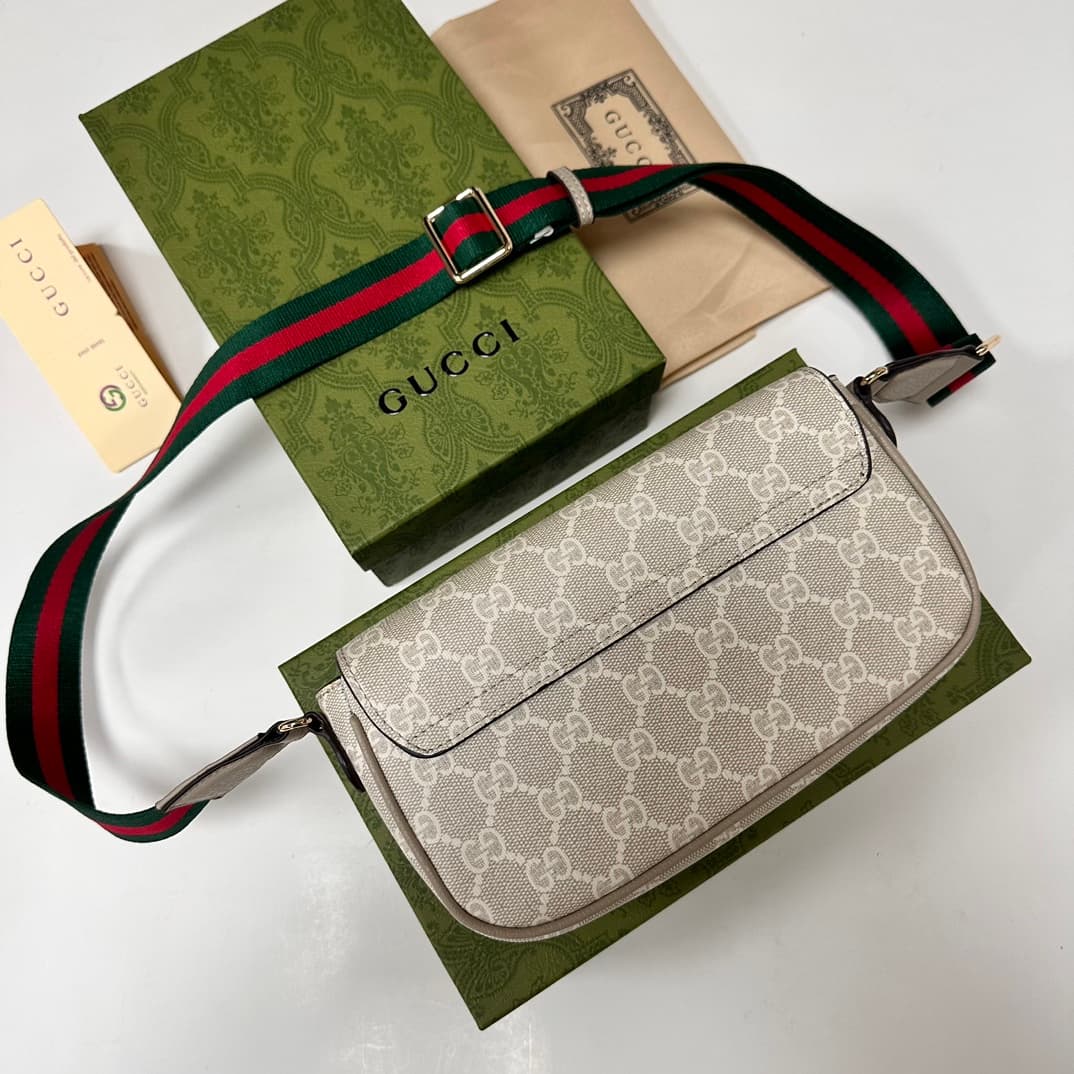 C3910 GUCCI new model, original quality – verified by real photos! Suitable for both men and women. Model number: 764961. PVC blue color 🎈🎈🎈. Dimensions: width 22X, height 13X, side width 4. 🎉🎉🎉 Shipping started! 52001000 — image 3