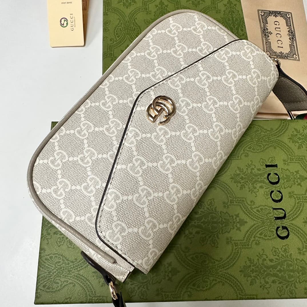 C3910 GUCCI new model, original quality – verified by real photos! Suitable for both men and women. Model number: 764961. PVC blue color 🎈🎈🎈. Dimensions: width 22X, height 13X, side width 4. 🎉🎉🎉 Shipping started! 52001000 — image 4