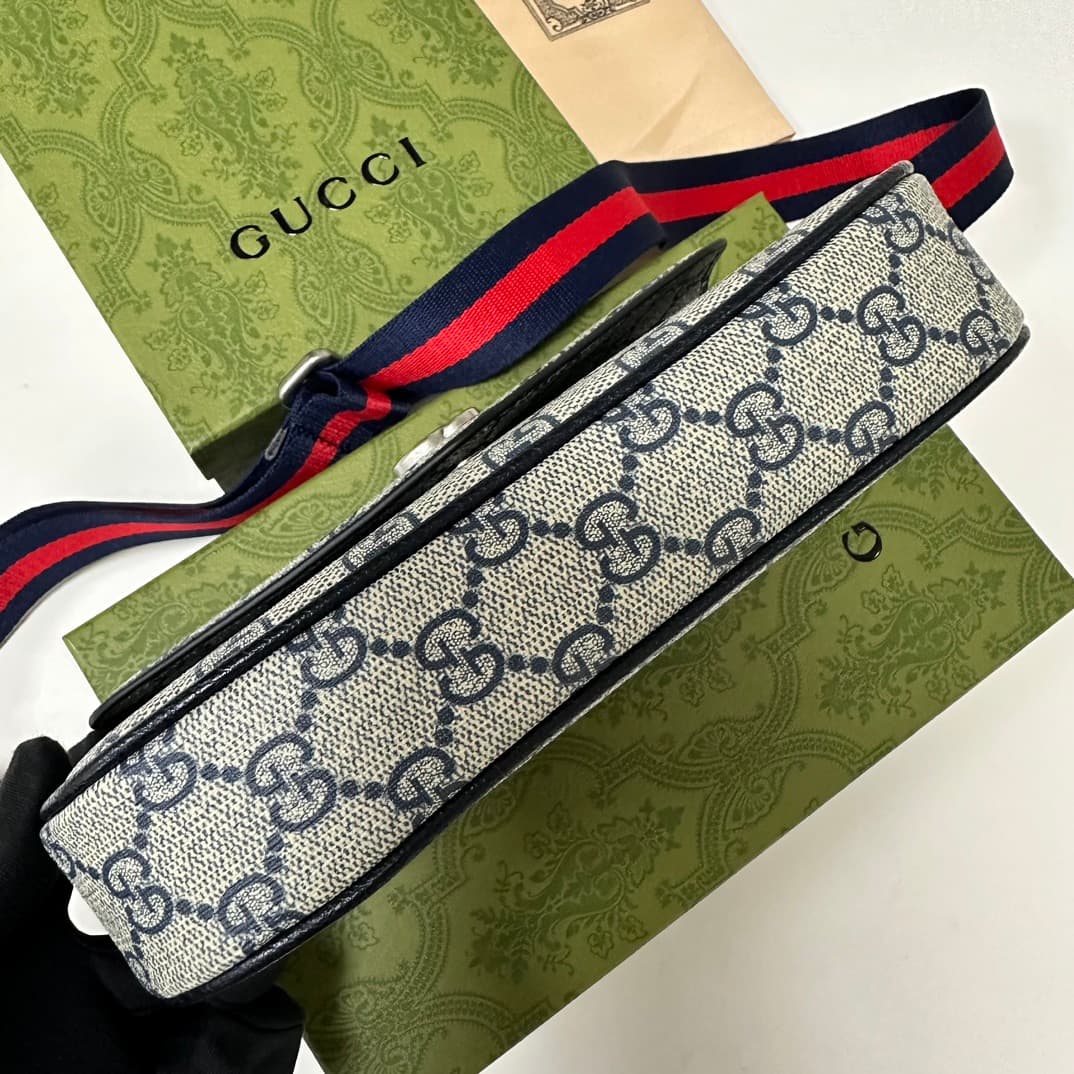 C3912 GUCCI new model, original quality – real photos! Suitable for both men and women. Model number: 764961. PVC blue color 🎈🎈🎈. Dimensions: width 22X, height 13X, side width 4. 🎉🎉🎉 Shipping started! 52001000 — image 7