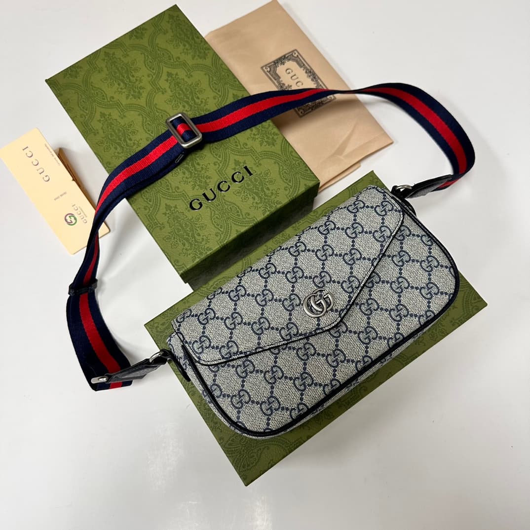 C3912 GUCCI new model, original quality – real photos! Suitable for both men and women. Model number: 764961. PVC blue color 🎈🎈🎈. Dimensions: width 22X, height 13X, side width 4. 🎉🎉🎉 Shipping started! 52001000 — image 1