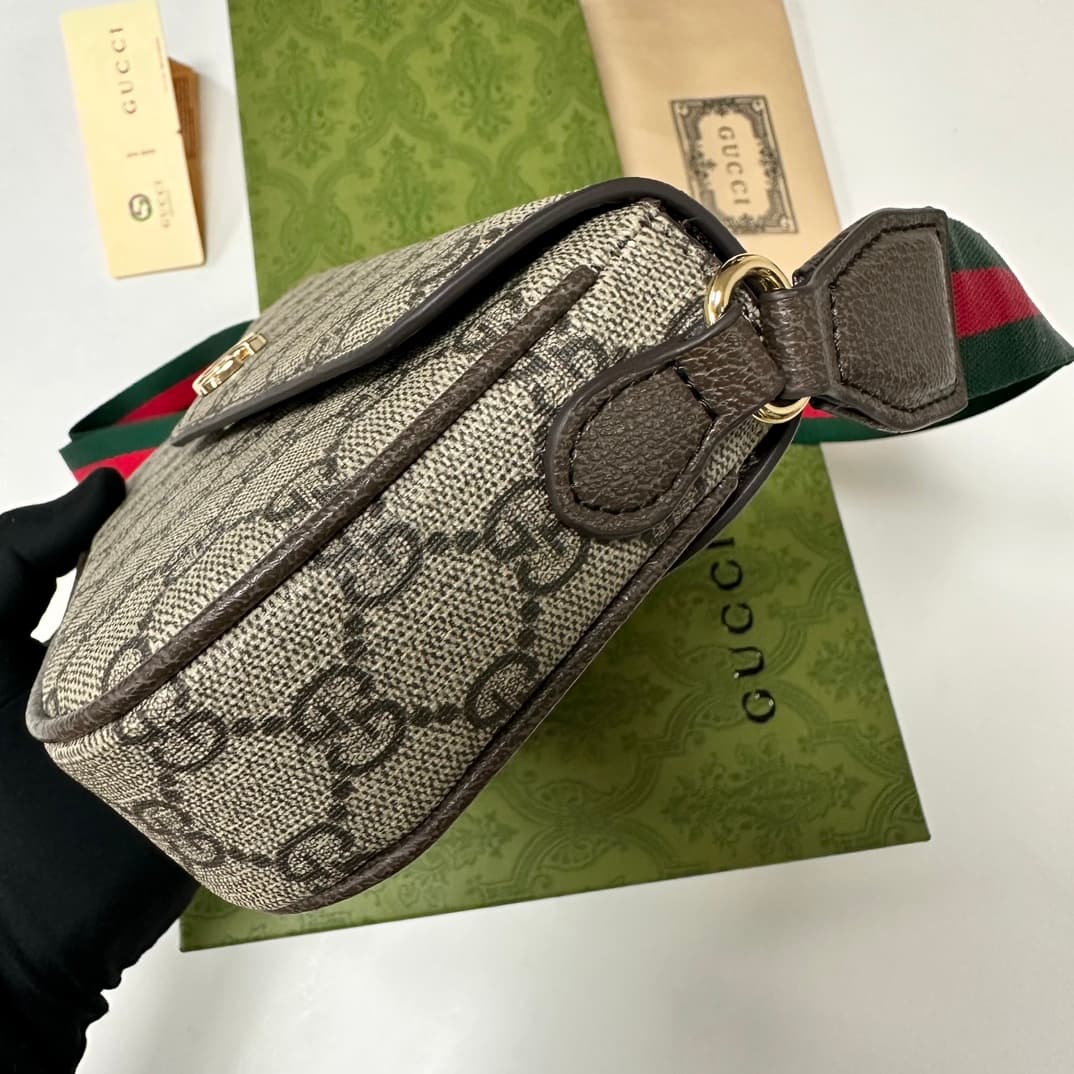 C3909 GUCCI new model, original quality – real photos! Suitable for both men and women. Model number: 764961. PVC blue color 🎈🎈🎈. Dimensions: width 22X, height 13X, side width 4. 🎉🎉🎉 Shipped! 52001000 — image 5