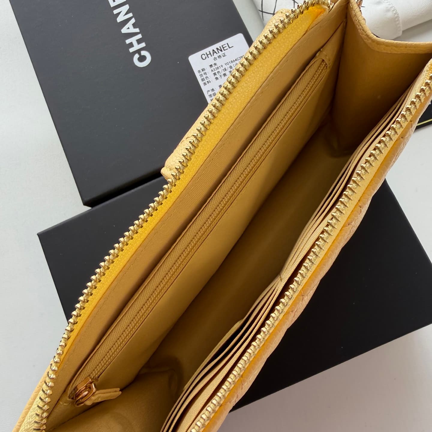 C812 🌸 New model 🔥 Packaged in the original packaging (33819 – classic small hardware). Chanel 📢🔥 The chain can be used as a handbag💪 It looks very stylish. Although it’s small, it has plenty of space inside: compartments for cards, zippers, and coins. It — image 8
