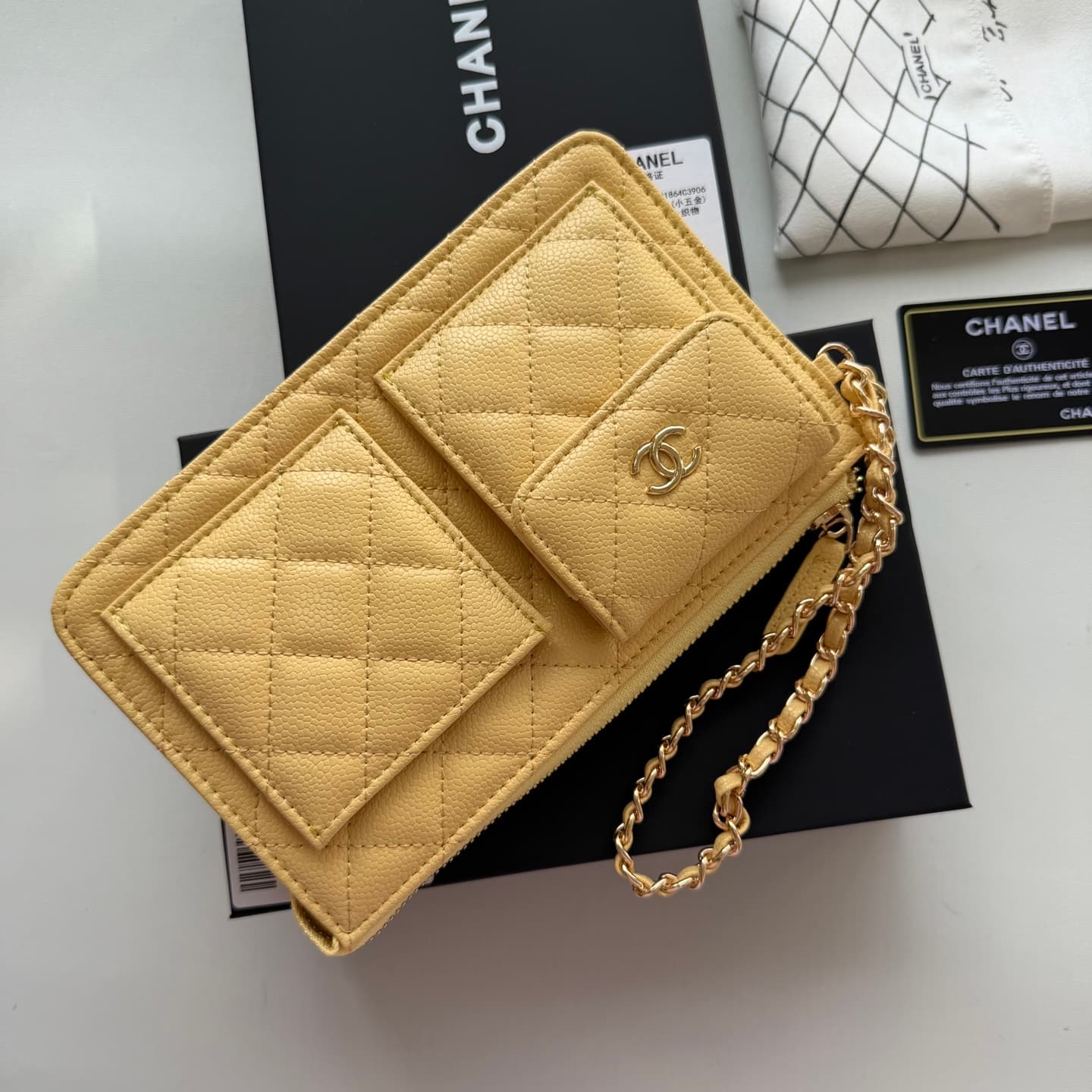 C812 🌸 New model 🔥 Packaged in the original packaging (33819 – classic small hardware). Chanel 📢🔥 The chain can be used as a handbag💪 It looks very stylish. Although it’s small, it has plenty of space inside: compartments for cards, zippers, and coins. It — image 5