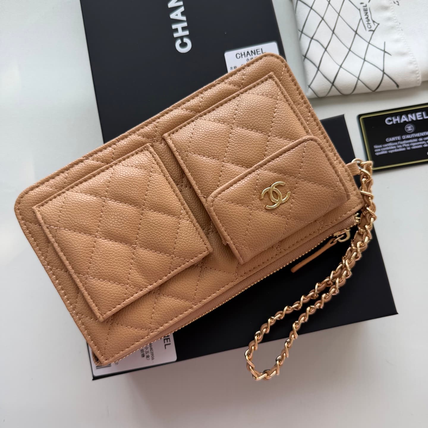 C813 🌸 New model 🔥 Packaged in the original packaging (33819 – classic small hardware). Chanel 📢🔥 The chain can be used as a handbag. 💪 It looks very stylish. Although it’s small, it has plenty of space inside: pockets, zipper openings, and coins storage  — image 5