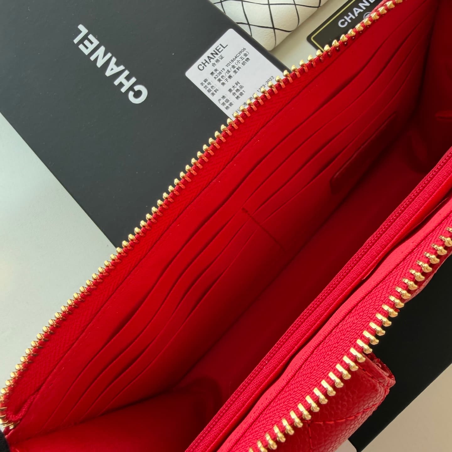 C814 🌸 New model 🔥 Packaged in the original packaging (33819 – classic small accessories) Chanel 📢🔥 The chain can be used as a handbag💪 It looks very impressive. Despite its small size, it has plenty of space inside: compartments for cards, zippers, and c — image 8