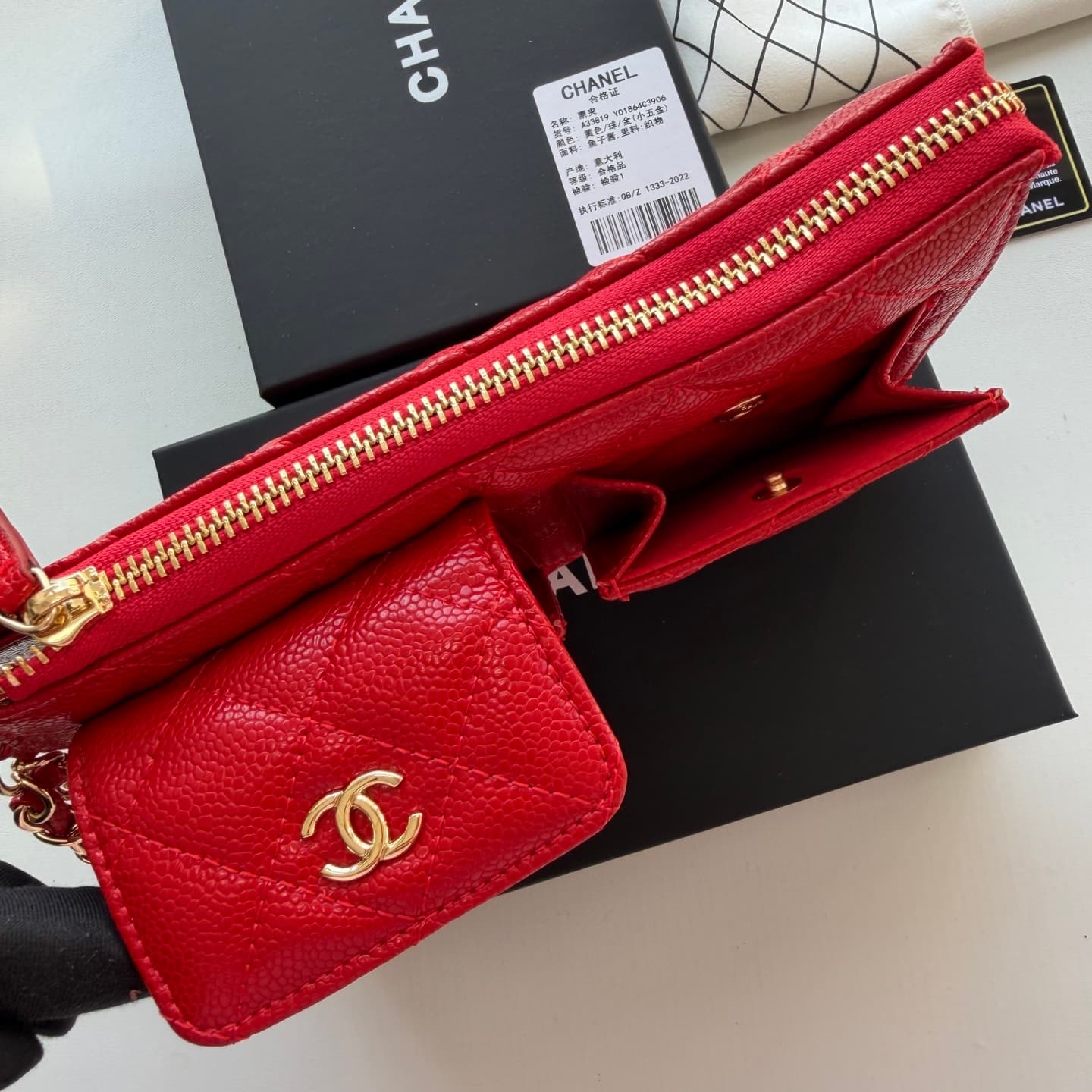 C814 🌸 New model 🔥 Packaged in the original packaging (33819 – classic small accessories) Chanel 📢🔥 The chain can be used as a handbag💪 It looks very impressive. Despite its small size, it has plenty of space inside: compartments for cards, zippers, and c — image 7