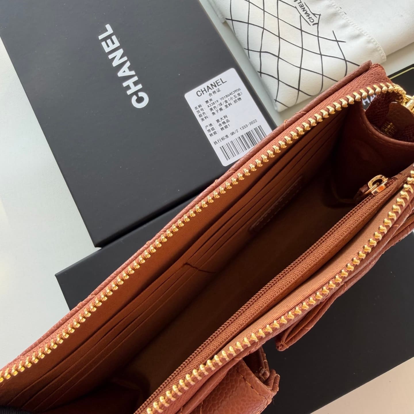 C815 🌸 New model 🔥 Packaged in the original packaging (33819 – classic small accessories) Chanel 📢🔥 The chain can be used as a handbag💪 It looks very stylish. Although it’s small, it has plenty of space inside: pockets for cards, zipper, and change money  — image 8
