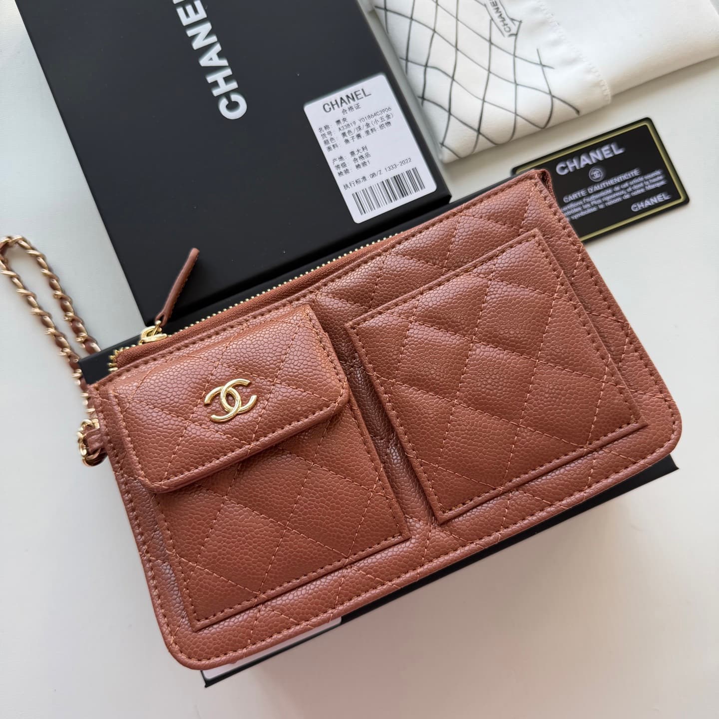 C815 🌸 New model 🔥 Packaged in the original packaging (33819 – classic small accessories) Chanel 📢🔥 The chain can be used as a handbag💪 It looks very stylish. Although it’s small, it has plenty of space inside: pockets for cards, zipper, and change money  — image 4
