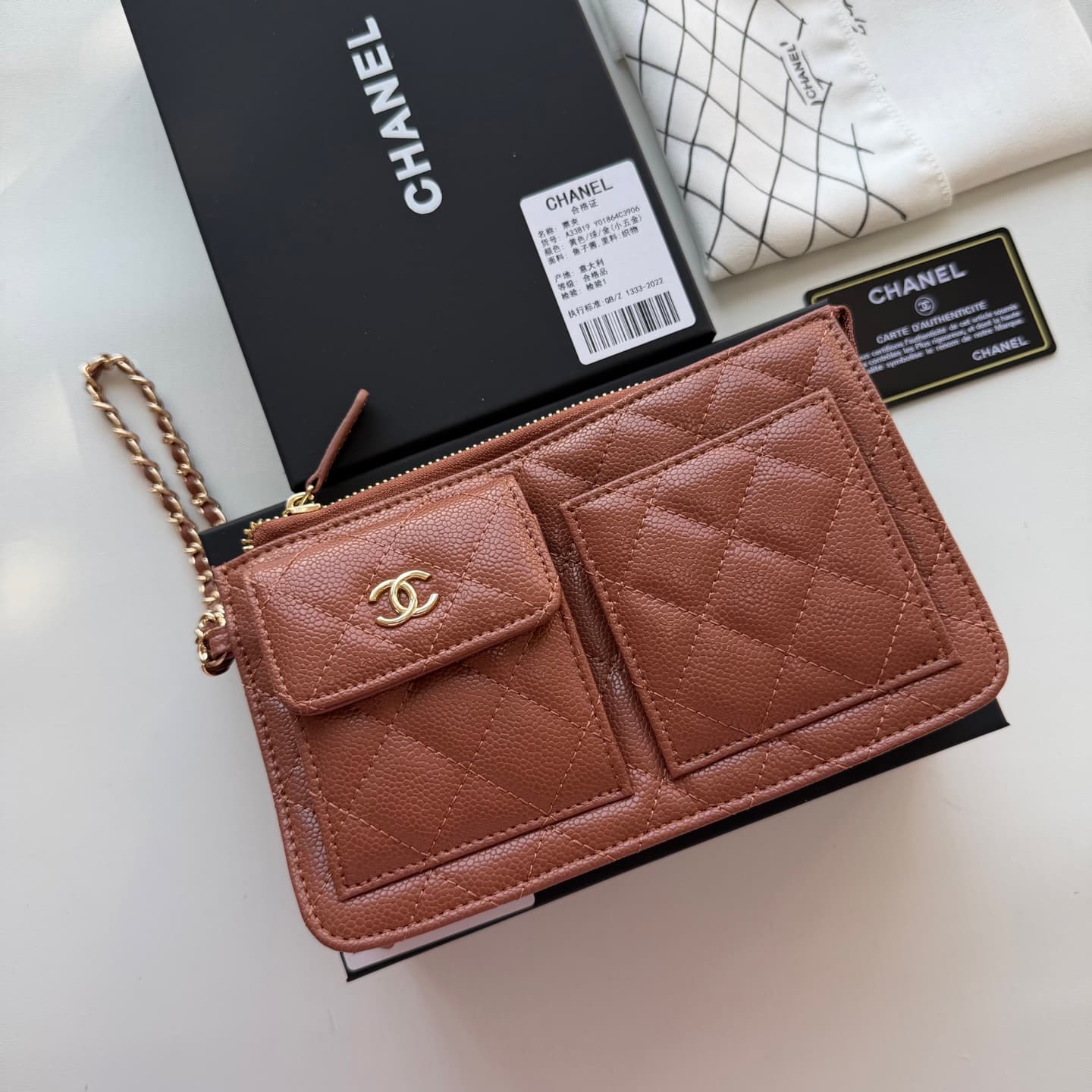 C815 🌸 New model 🔥 Packaged in the original packaging (33819 – classic small accessories) Chanel 📢🔥 The chain can be used as a handbag💪 It looks very stylish. Although it’s small, it has plenty of space inside: pockets for cards, zipper, and change money  — image 3