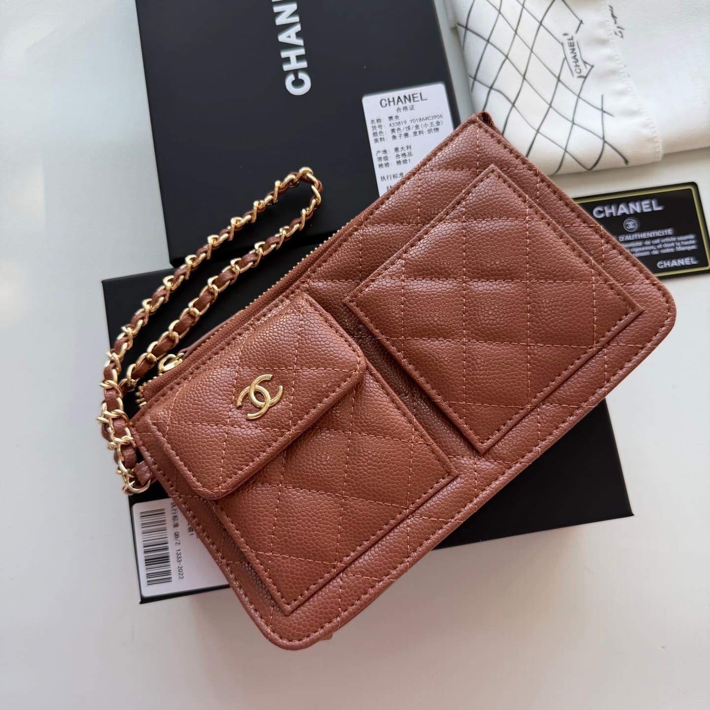 C815 🌸 New model 🔥 Packaged in the original packaging (33819 – classic small accessories) Chanel 📢🔥 The chain can be used as a handbag💪 It looks very stylish. Although it’s small, it has plenty of space inside: pockets for cards, zipper, and change money  — image 5
