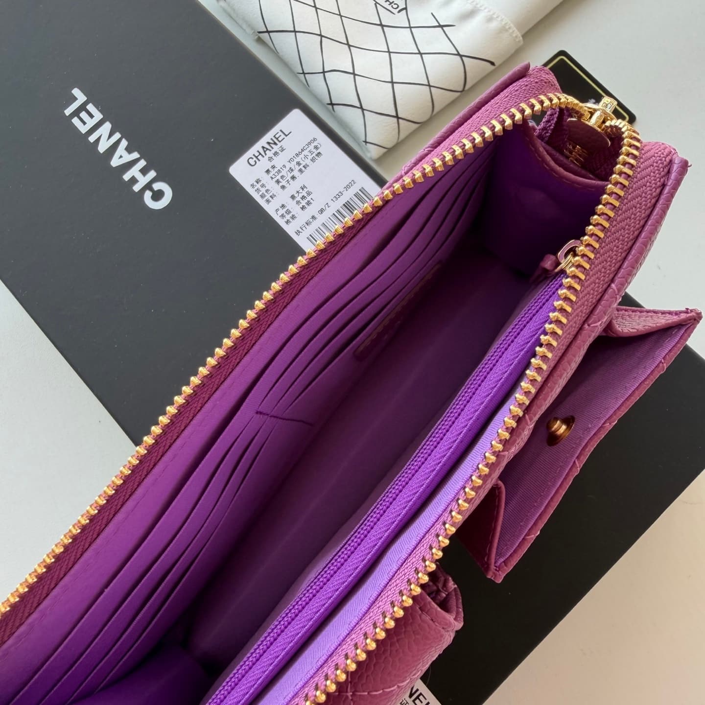 C816 🌸 New model 🔥 Packaged in the original packaging (33819 – classic small hardware). Chanel 📢🔥 The chain can be used as a handbag. 💪 It looks very impressive. Don’t underestimate its size; it’s actually quite spacious. There are compartments for cards, — image 8