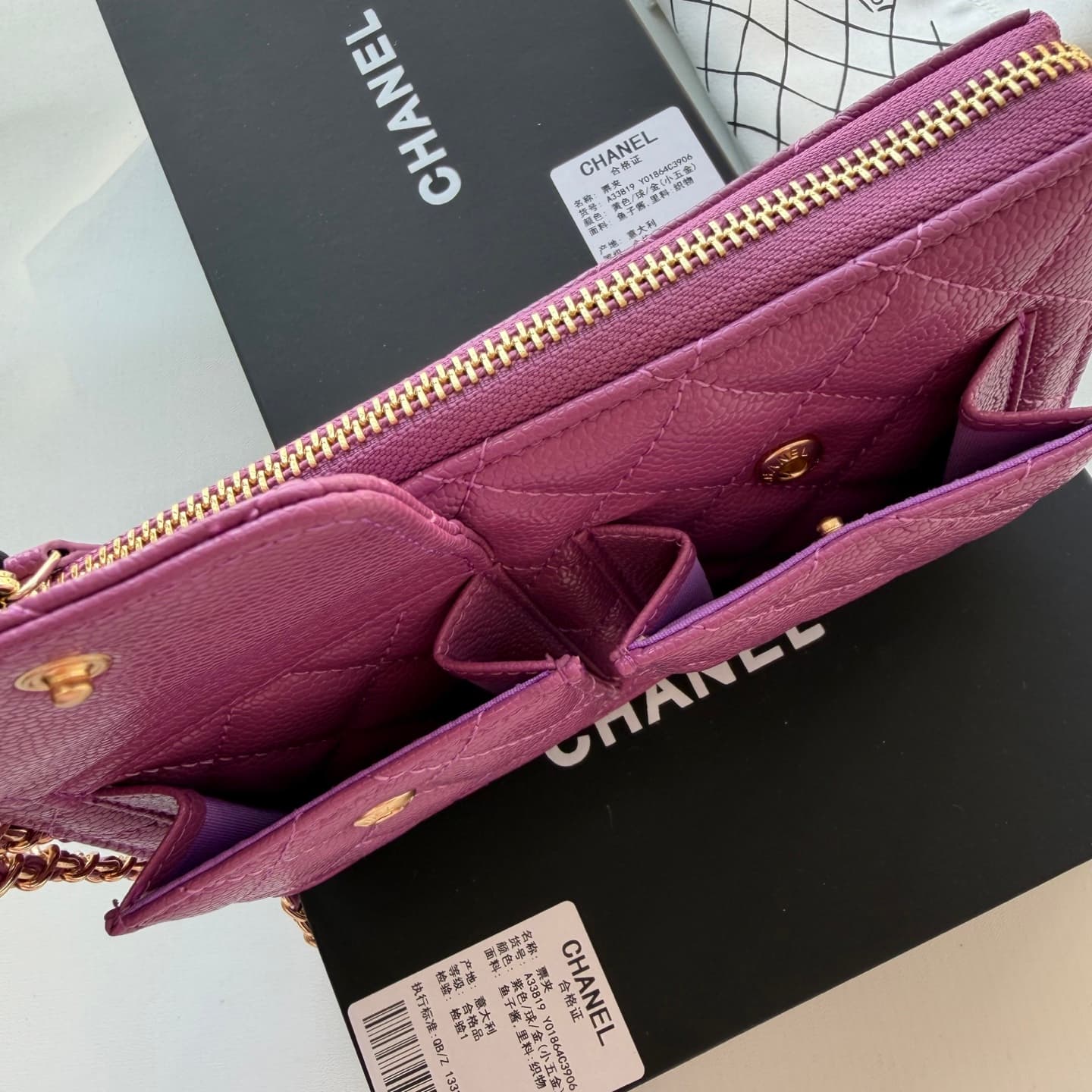 C816 🌸 New model 🔥 Packaged in the original packaging (33819 – classic small hardware). Chanel 📢🔥 The chain can be used as a handbag. 💪 It looks very impressive. Don’t underestimate its size; it’s actually quite spacious. There are compartments for cards, — image 7