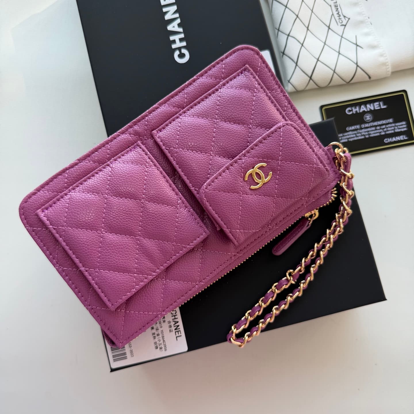 C816 🌸 New model 🔥 Packaged in the original packaging (33819 – classic small hardware). Chanel 📢🔥 The chain can be used as a handbag. 💪 It looks very impressive. Don’t underestimate its size; it’s actually quite spacious. There are compartments for cards, — image 6