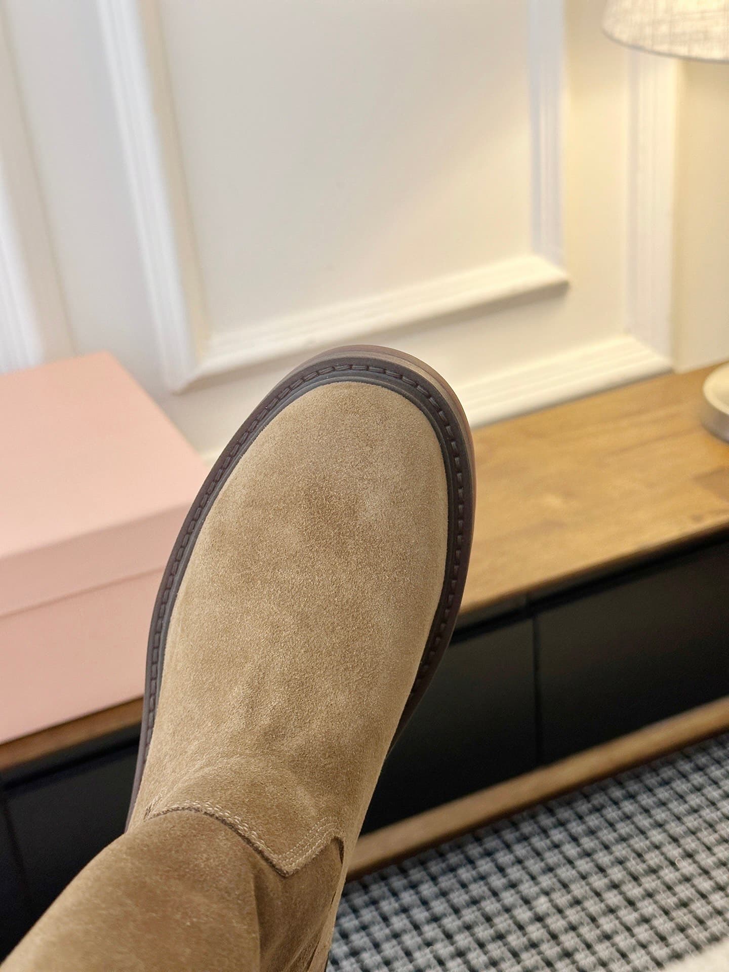 D8770 𝐌𝐈𝐔𝐌𝐈𝐔’s latest runway fashion must-have boots — image 7