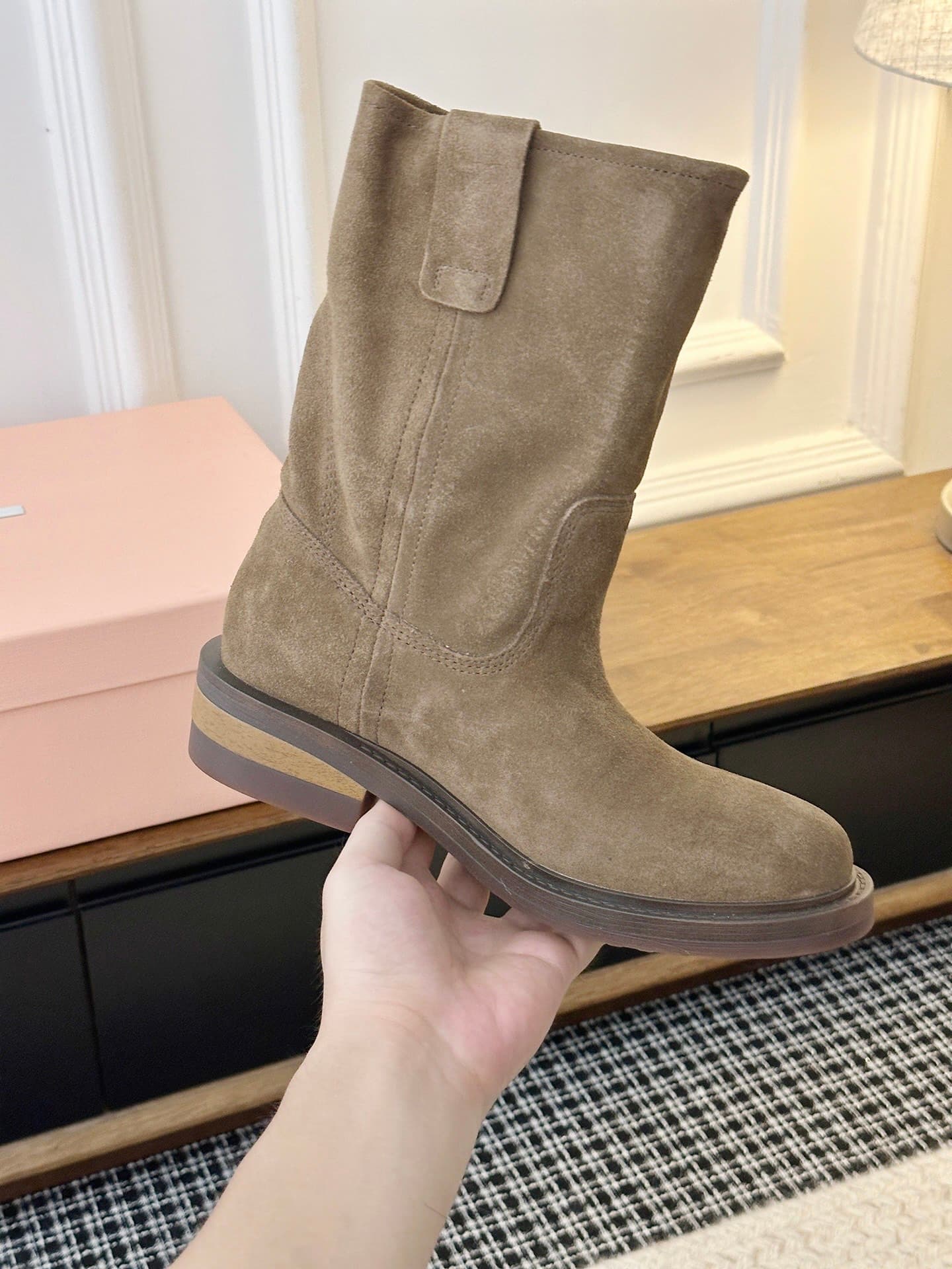 D8769 The latest trendy boots from IIDLLI’s fashion show — image 6