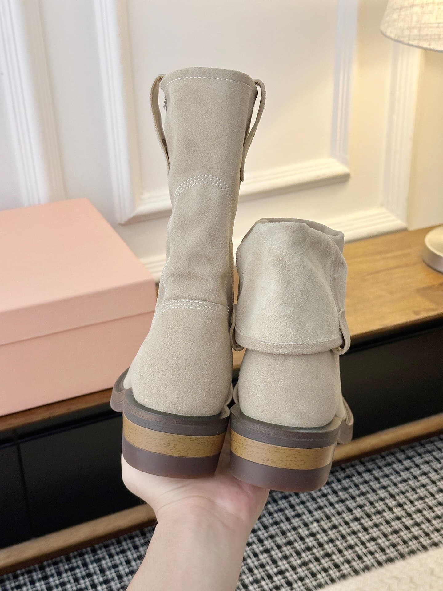 D8768 𝐌𝐈𝐔𝐌𝐈𝐔’s latest runway trends: must-have boots — image 7