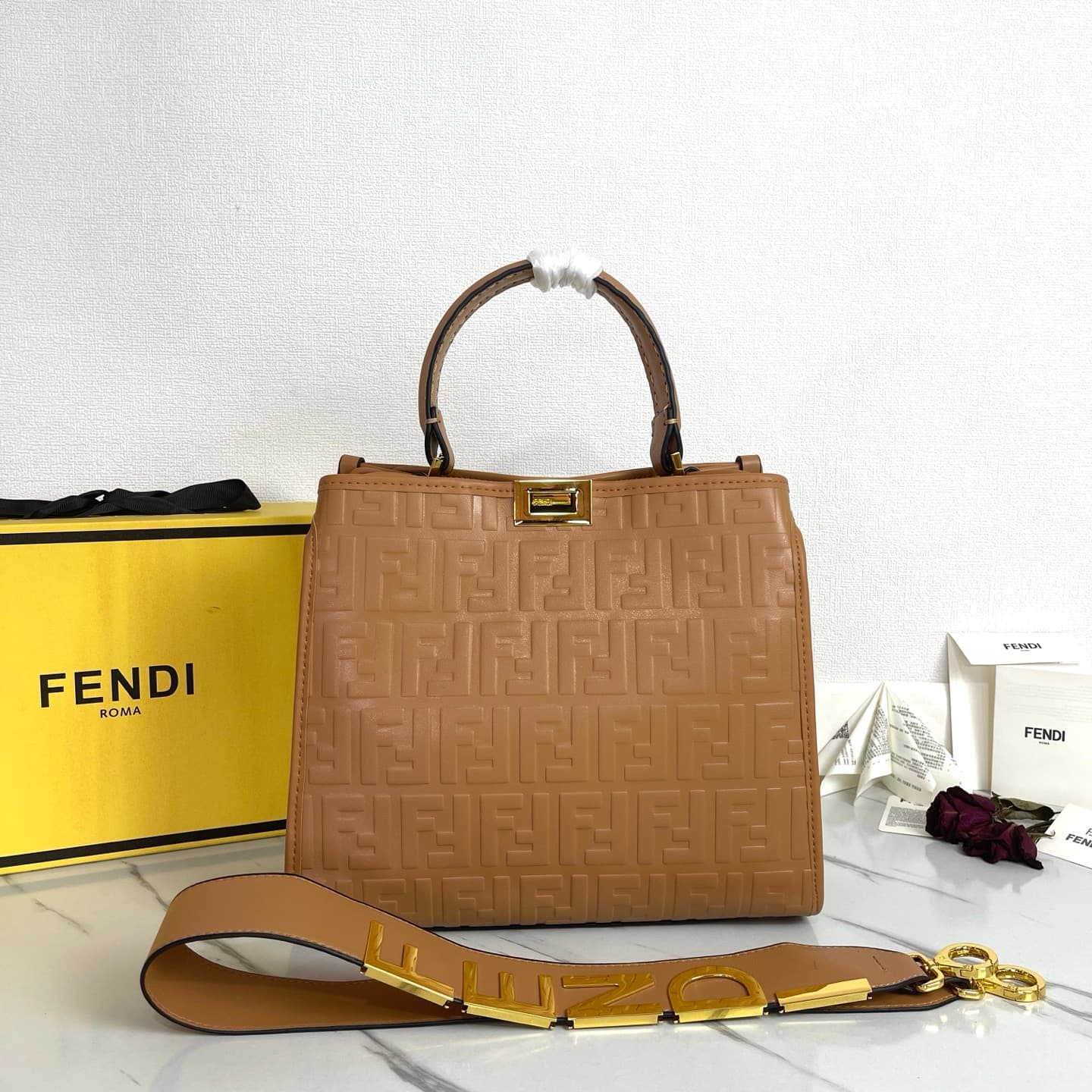 C2805 Fendi Perkaboo tote bags are basic models that can be used as beach bags. They feature elaborate embossing techniques, offering a vintage look with durability. Made from high-quality leather material—different from previous models, it immediately sh — image 2