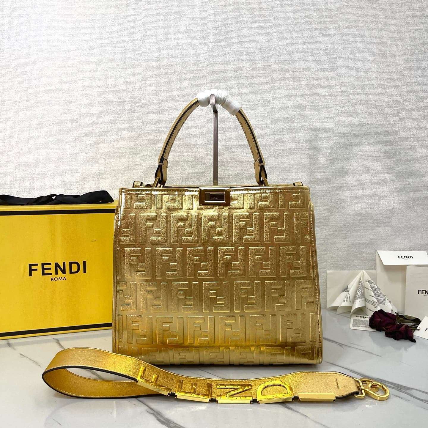 C2807 Fendi Perkaboo tote bags are basic models that can be used as beach bags. They feature heavy-duty embossing techniques, offering a vintage look while remaining durable. Made from high-quality leather material—different from previous models, it immed — image 2