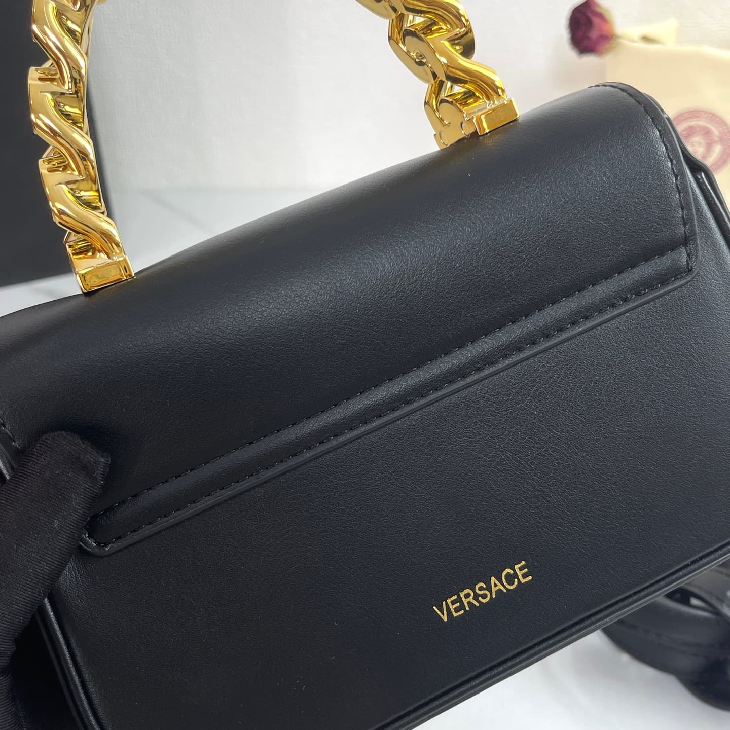 C2809 The new product is selling extremely well! The Versace handbag with shoulder strap features a Medusa head design, with the “ton-sur-ton” pattern in the center. The detachable and adjustable handle at the top of the strap offers additional options fo — image 6