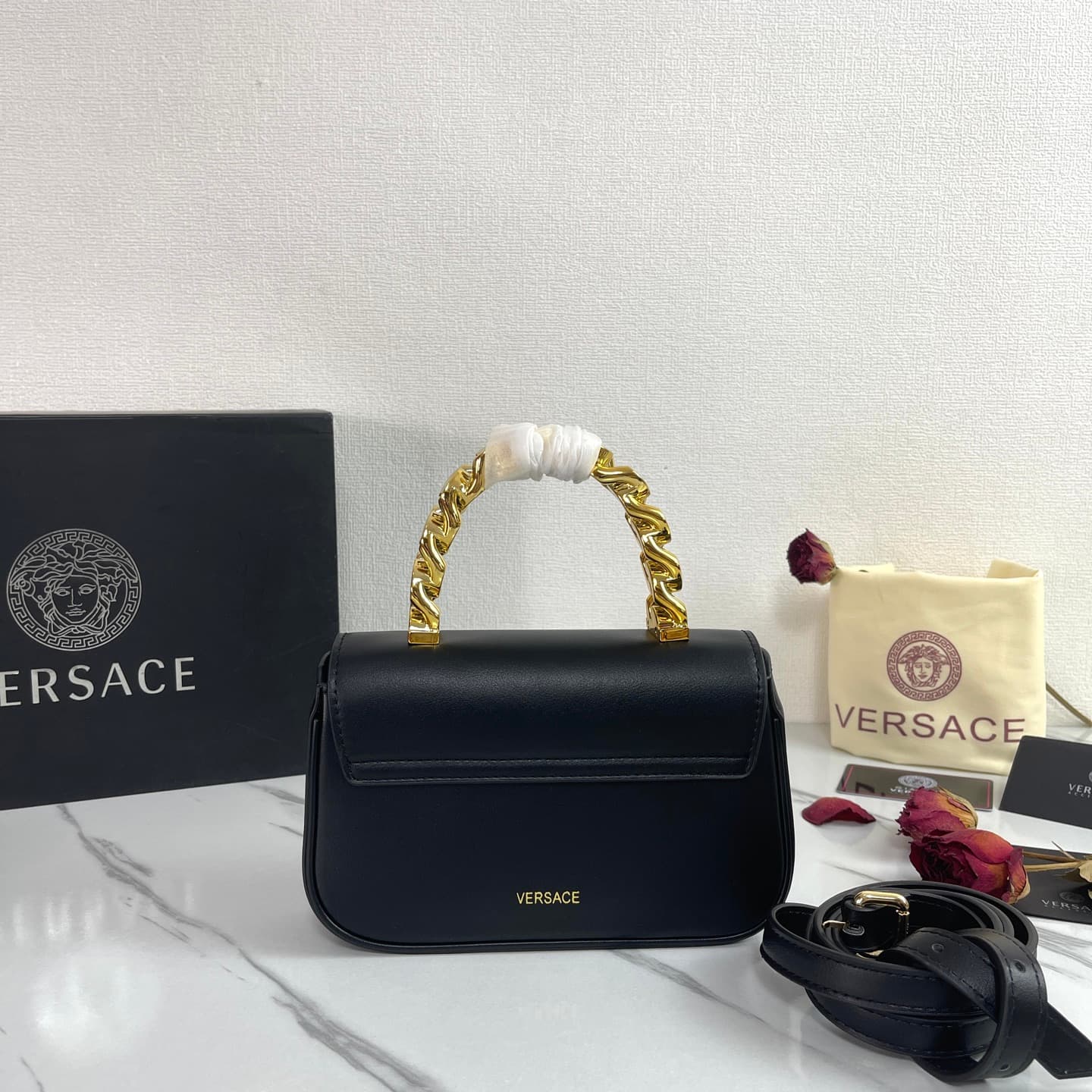 C2809 The new product is selling extremely well! The Versace handbag with shoulder strap features a Medusa head design, with the “ton-sur-ton” pattern in the center. The detachable and adjustable handle at the top of the strap offers additional options fo — image 3