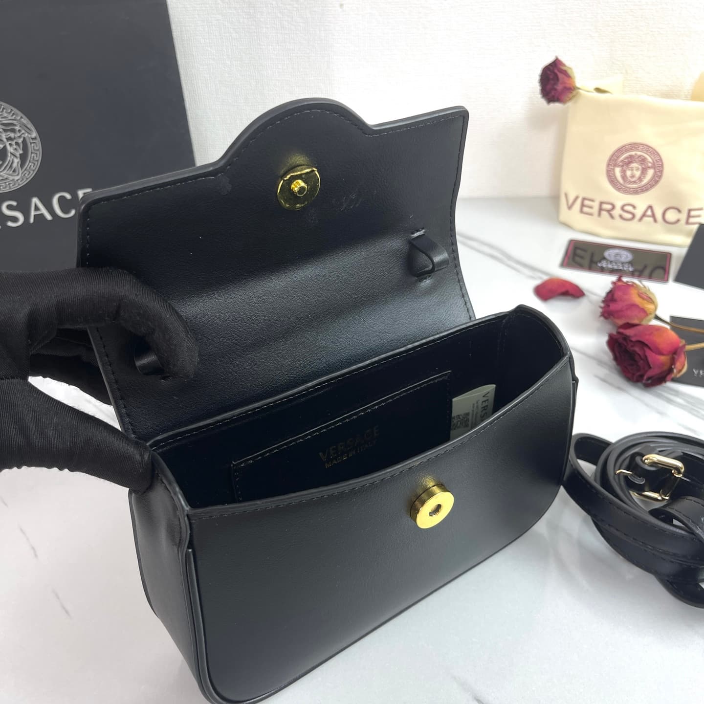 C2809 The new product is selling extremely well! The Versace handbag with shoulder strap features a Medusa head design, with the “ton-sur-ton” pattern in the center. The detachable and adjustable handle at the top of the strap offers additional options fo — image 7