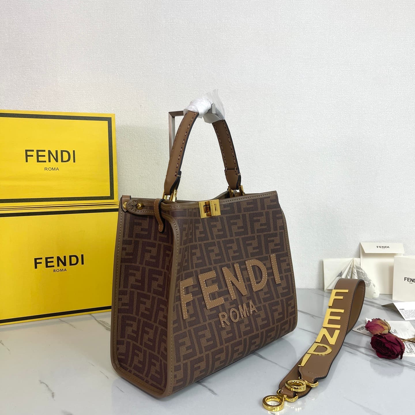C2802 Fendi Perkaboo tote bags in vintage/retro styles, with heavy-duty embossing techniques. They are both vintage-looking and durable. Made from high-quality leather material—different from previous models, you can immediately notice their premium quali — image 2